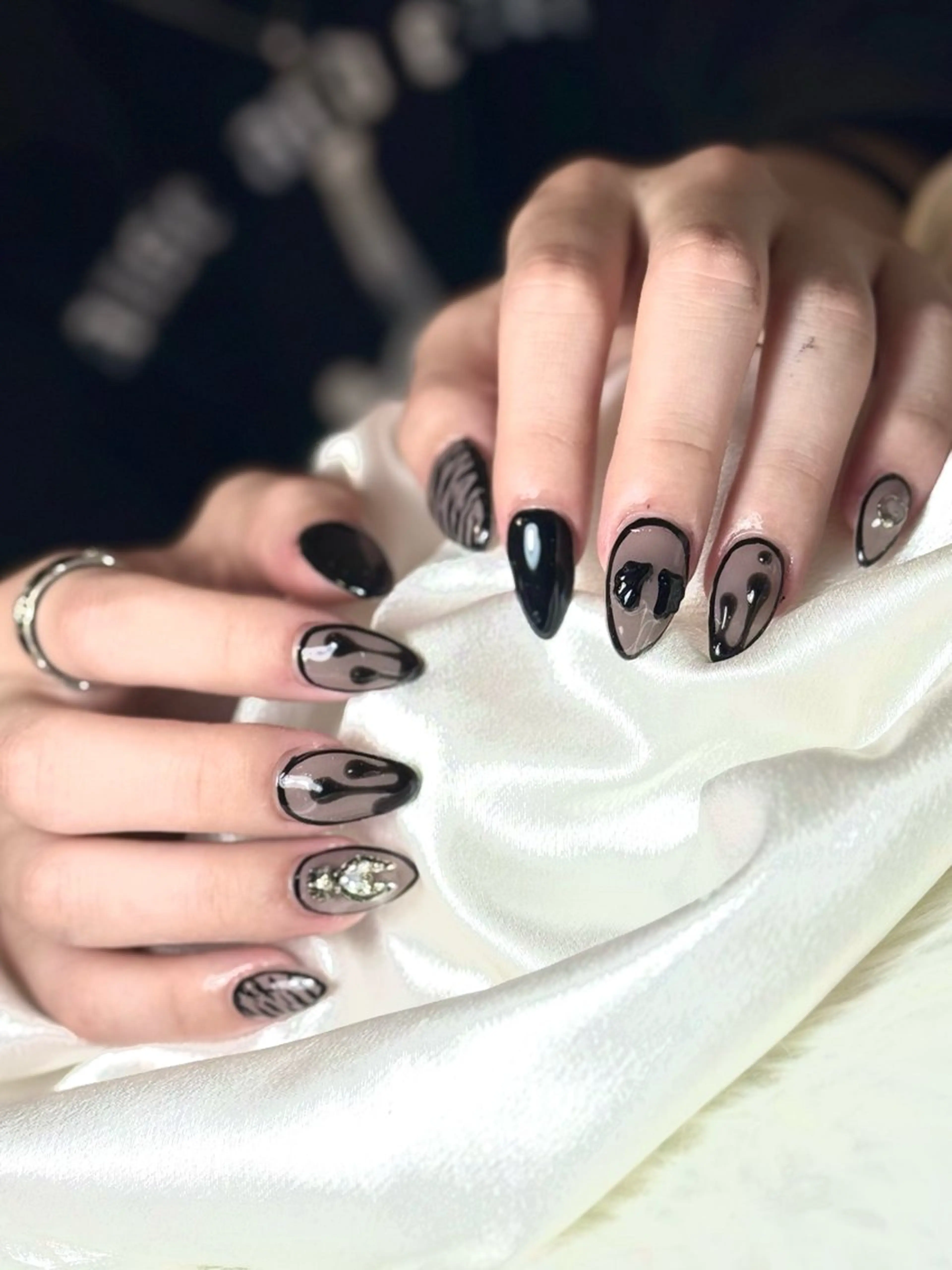 ネイル ハンドネイル ルシイ🎀新宿長さ 出しパーツ専門店のネイルデザイン