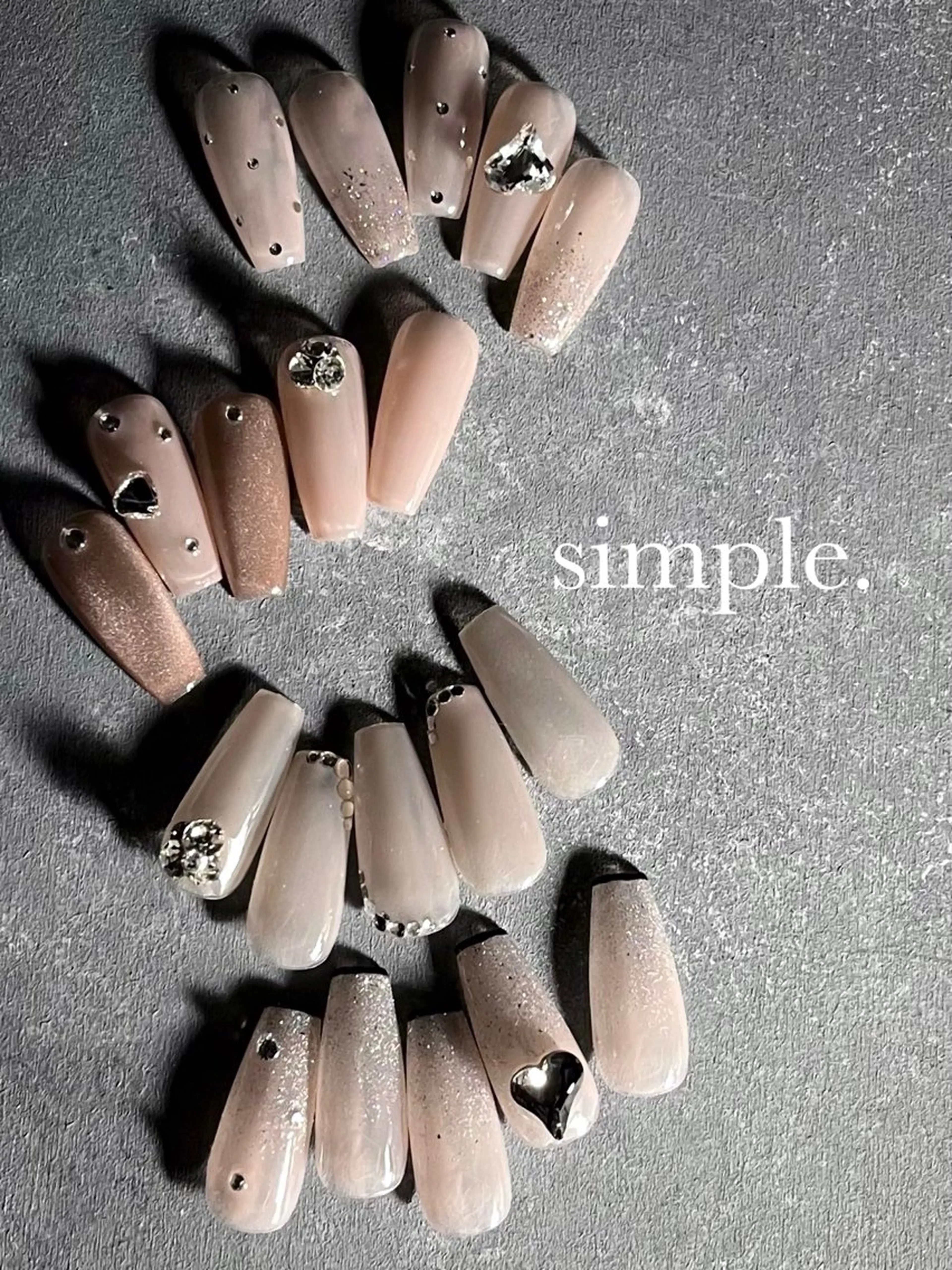 ネイル キラキラネイル マグネットネイル スカルプネイル ワンホンネイル nine.🦋 YUKOのネイルデザイン