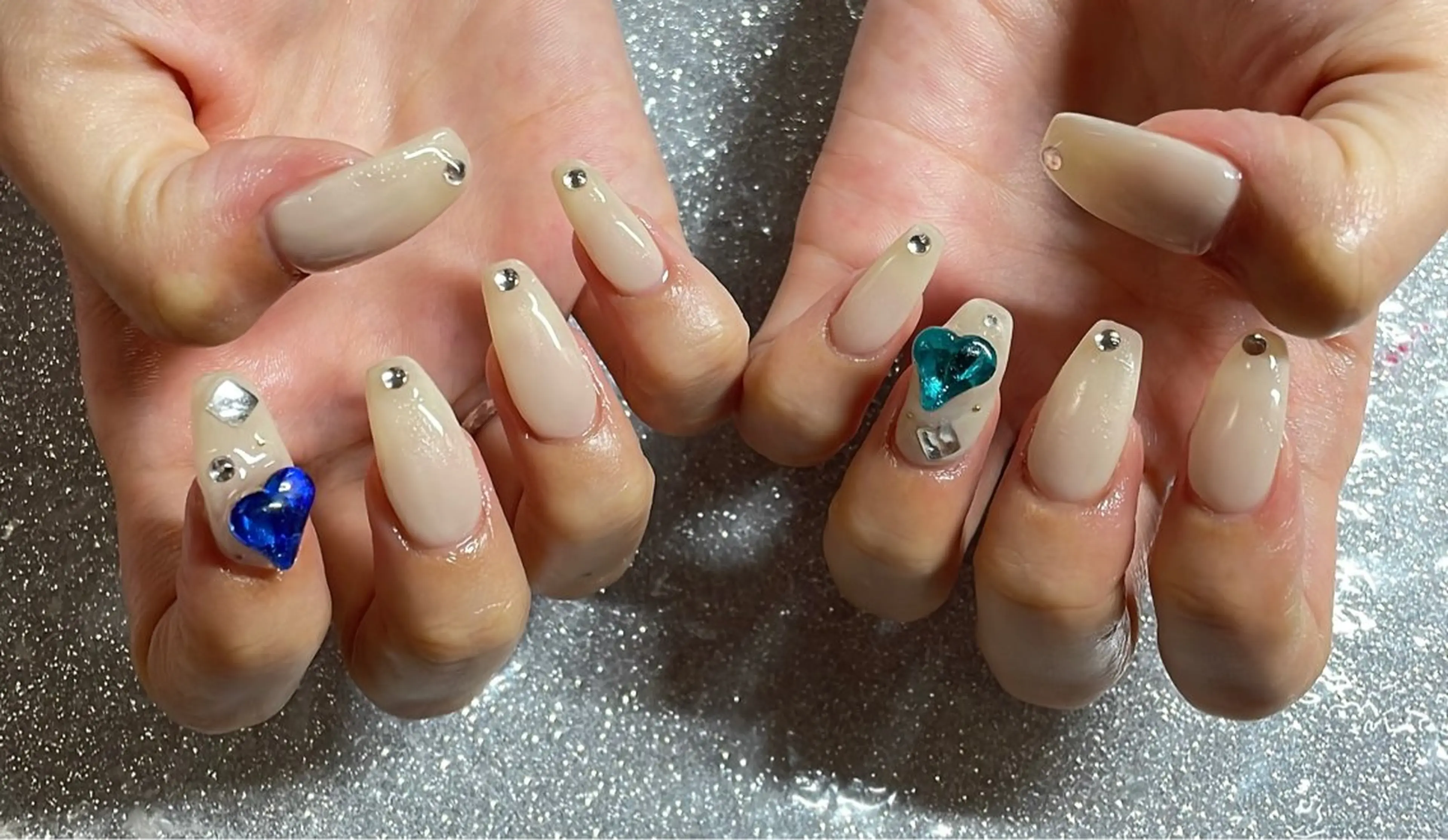 ネイル ハンドネイル VIERU 🌈🎀💖のネイルデザイン