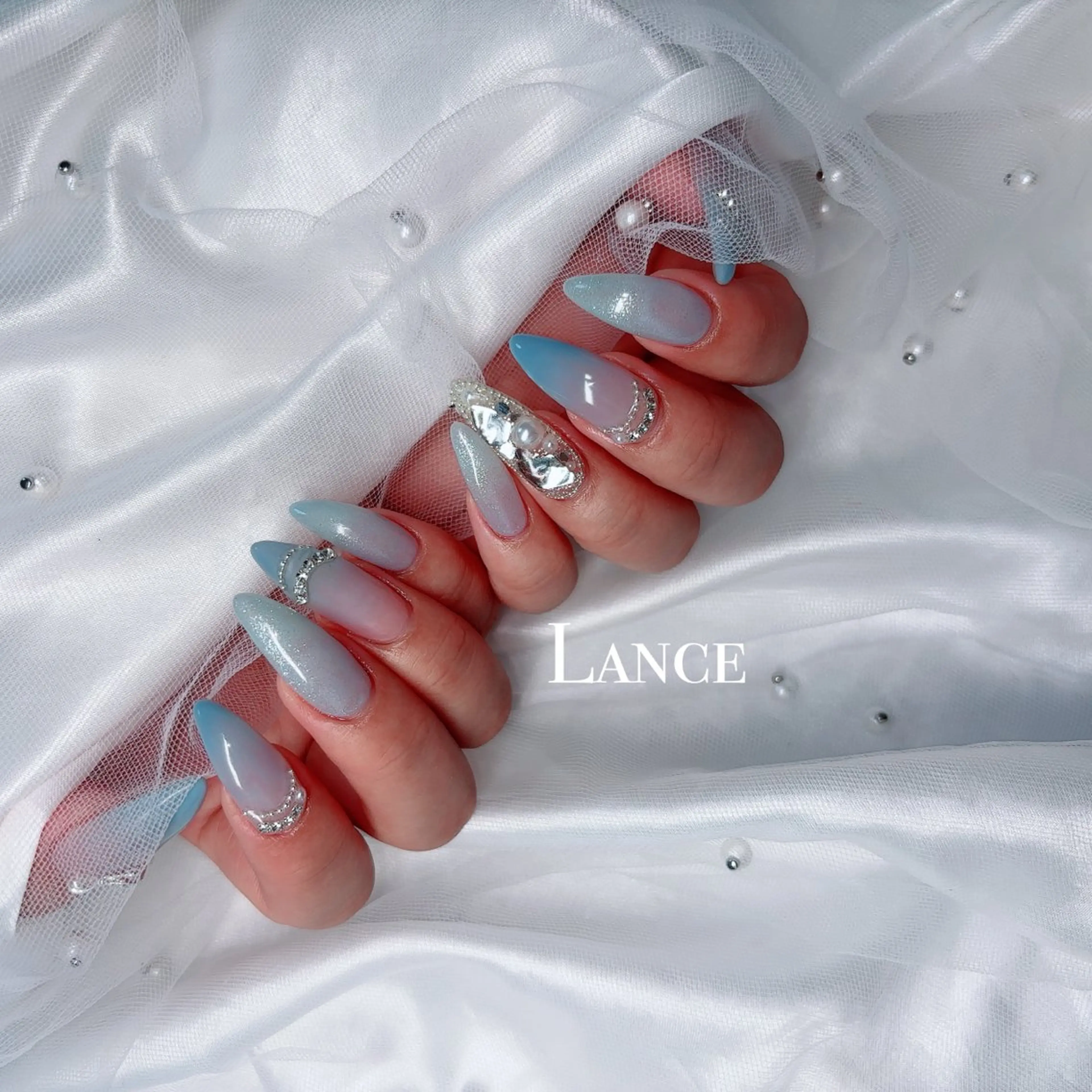 ネイル オーロラネイル フットネイル 氷ネイル・うるうるネイル キラキラネイル 韓国ネイル Lance nailのネイルデザイン