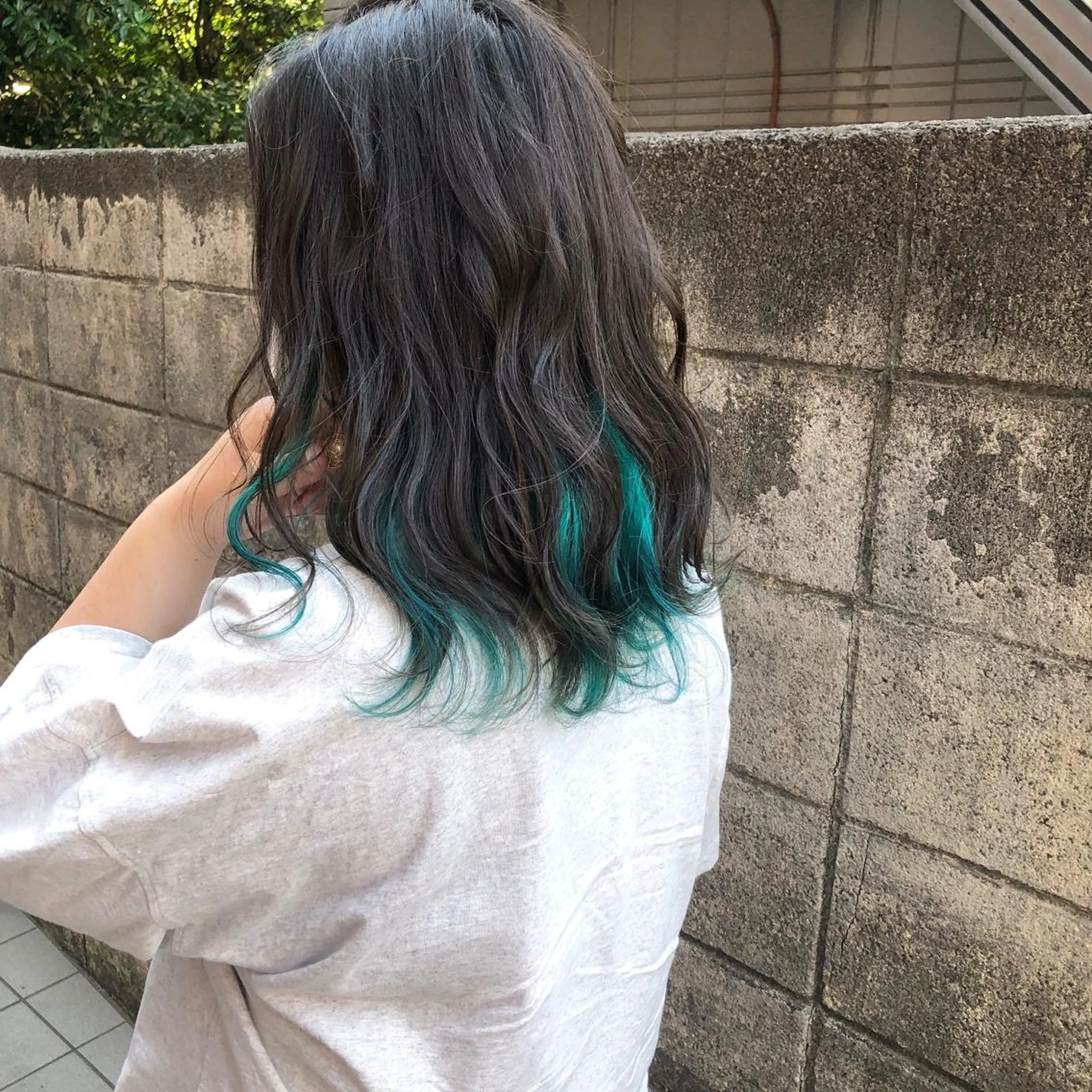 ミディアム カラー ブリーチ インナーカラー 髪質改善、エクステ 山口卓哉のヘアスタイル