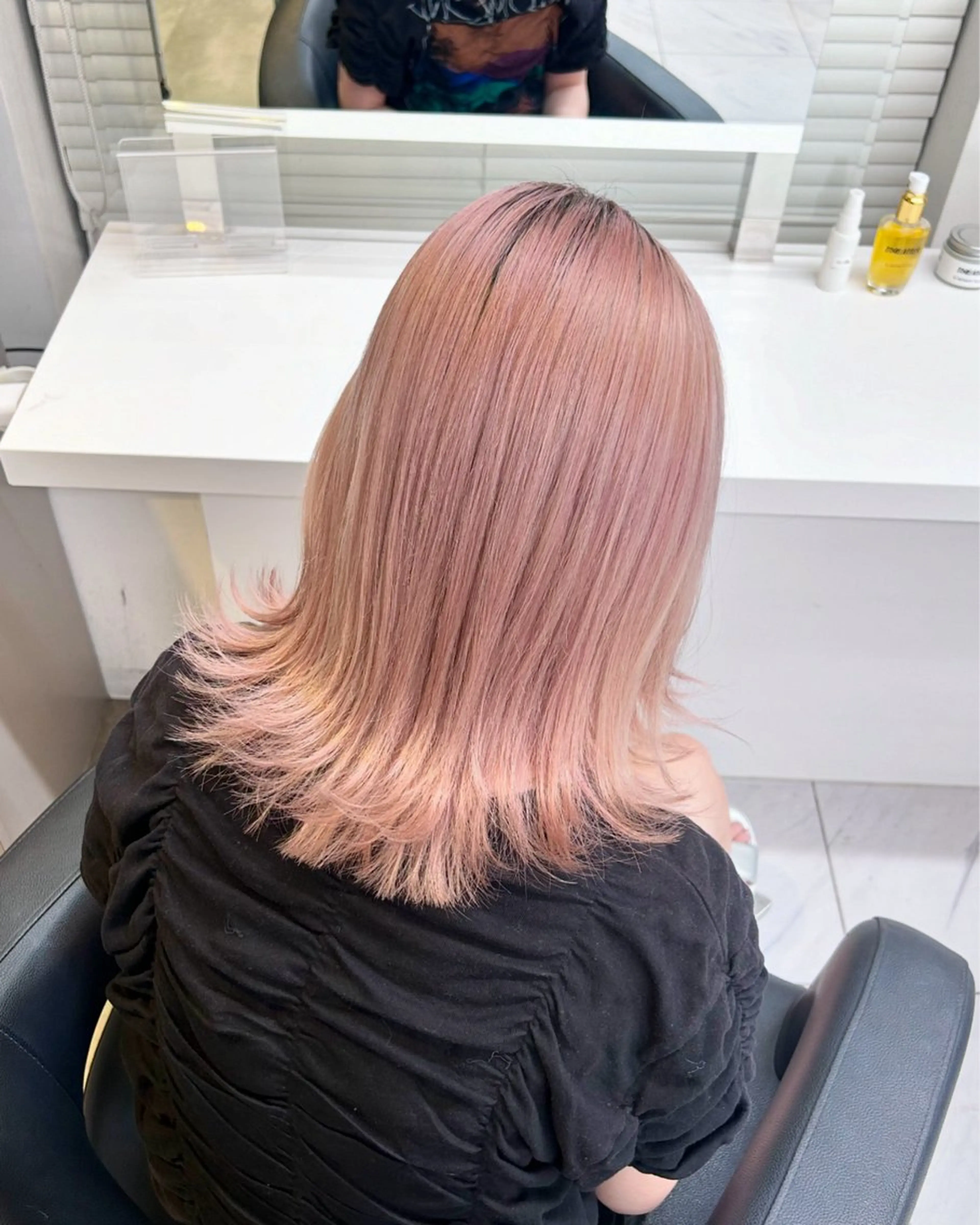 カラー ヘアカラー トリートメント ベージュ／ブラウン/ ナチュラルレイヤーのヘアスタイル