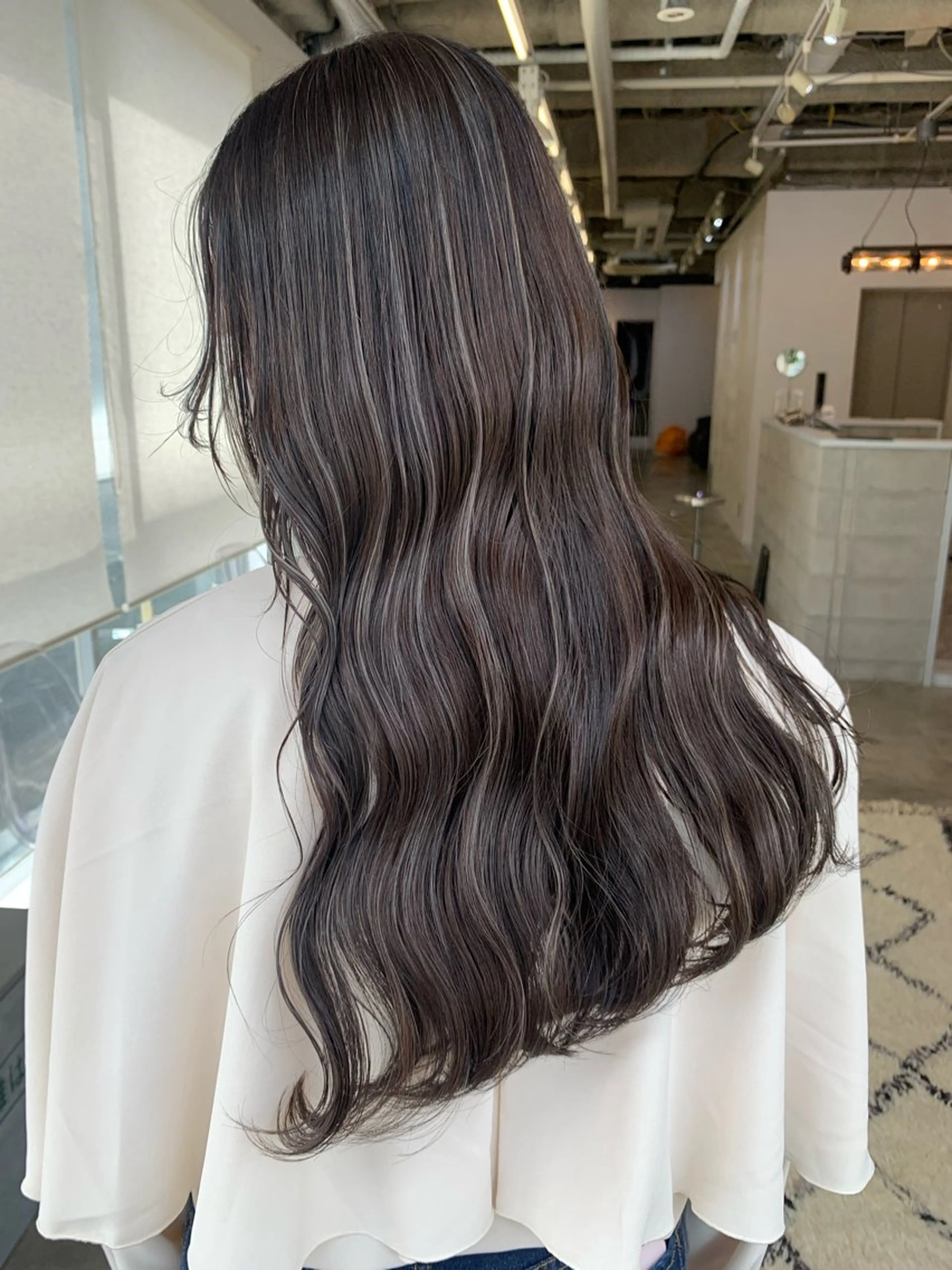 ロング ハイライト ヘアカラー トリートメント 《1.2月クーポン記 載中》小森祐希のヘアスタイル