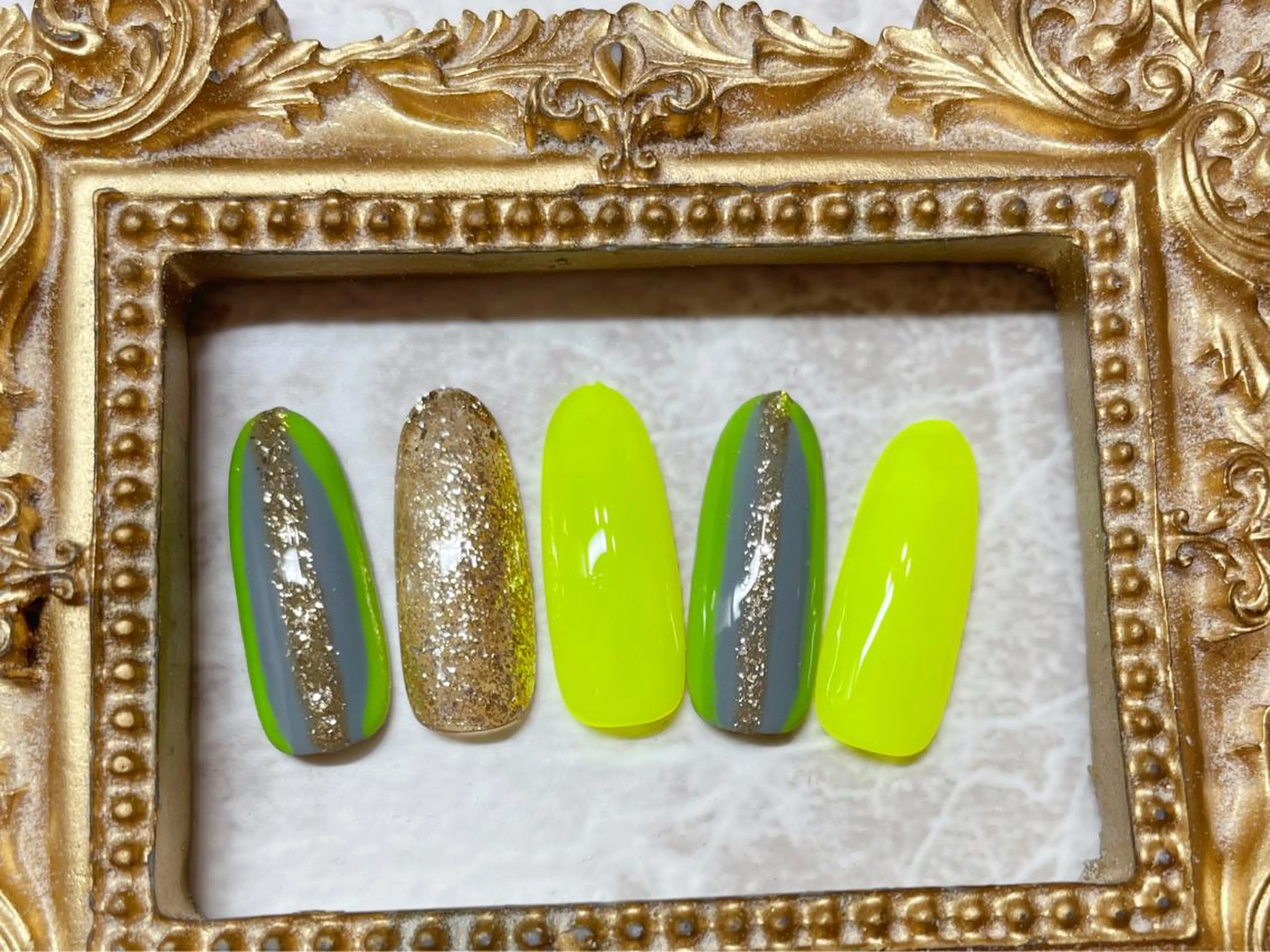 ネイル ハンドネイル マジックミラー所属・マジック ミラーのネイルデザイン