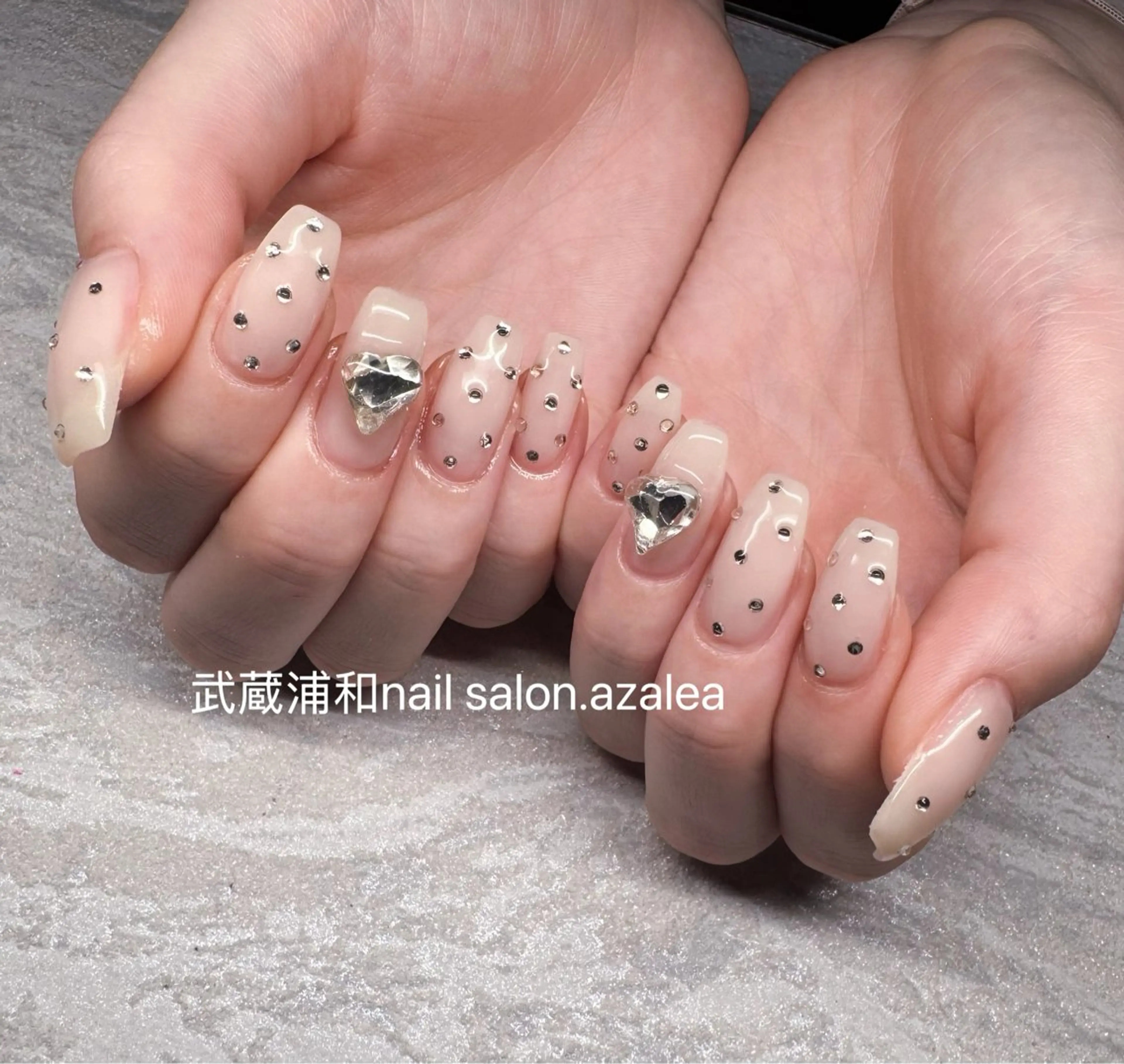 ネイル ハンドネイル R inのネイルデザイン