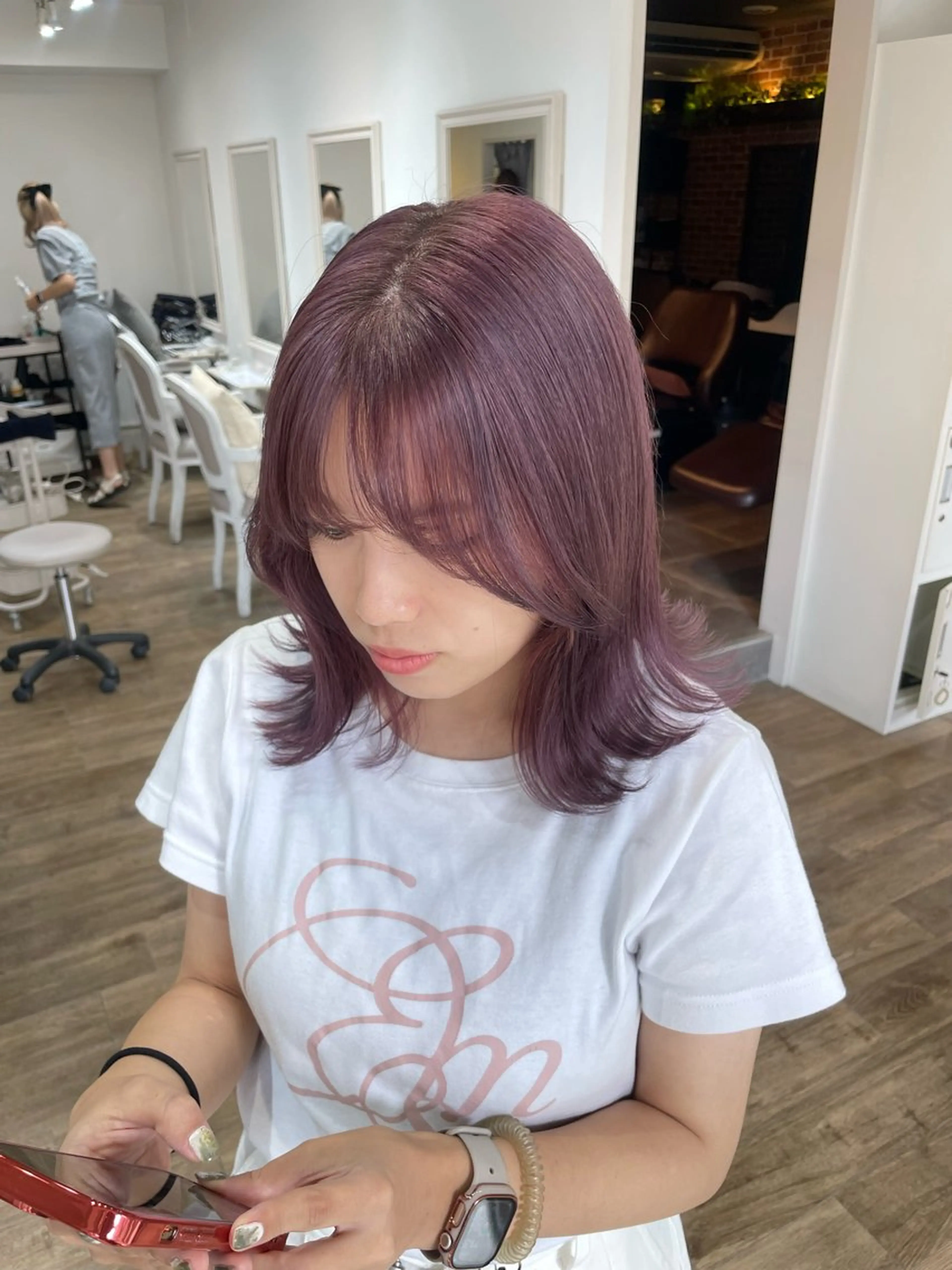 ミディアム カラー ヘアアレンジ ベージュカラー ブリーチ ラベンダーカラー ラベンダーベージュ ヘアカラー トリートメント 酸性縮毛矯正 梅田茶屋町 Juriのヘアスタイル