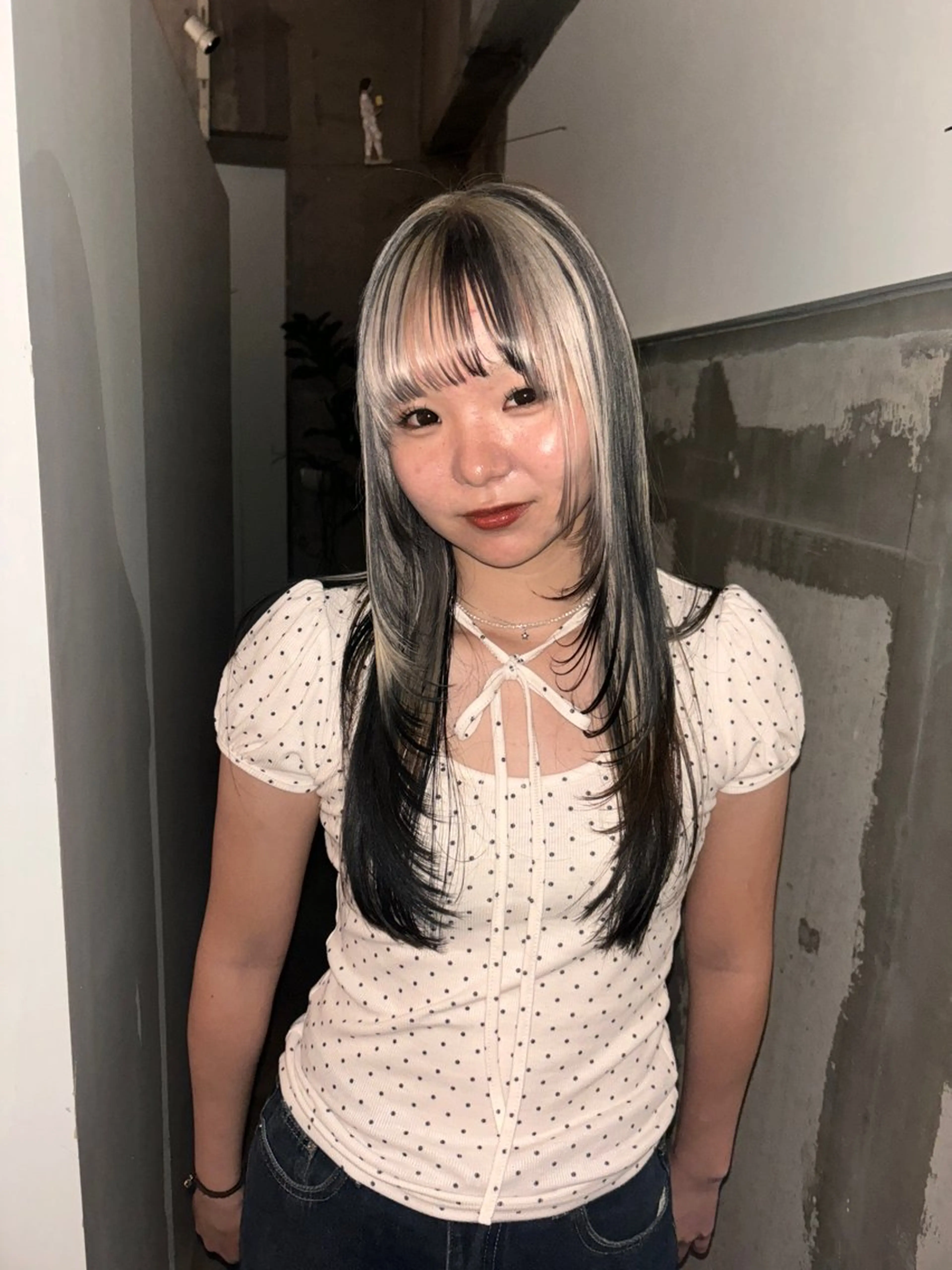 カラー ロング ブリーチ 透明感カラー デザインカラー シルバー レイヤーカット カット ヘアカラー mirai/レイヤー ボブ/ショートのヘアスタイル