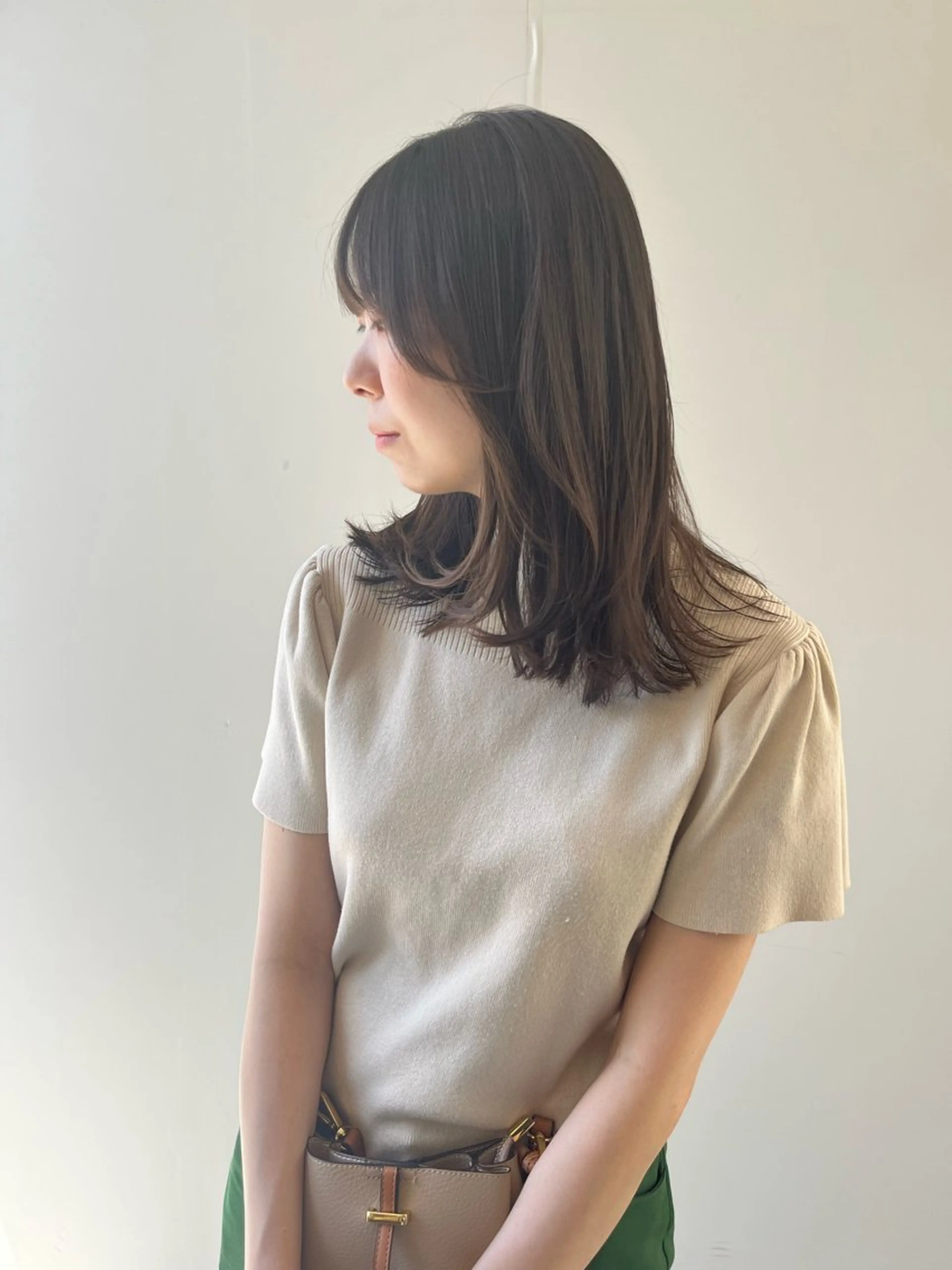 ミディアム 松本 茜のヘアスタイル