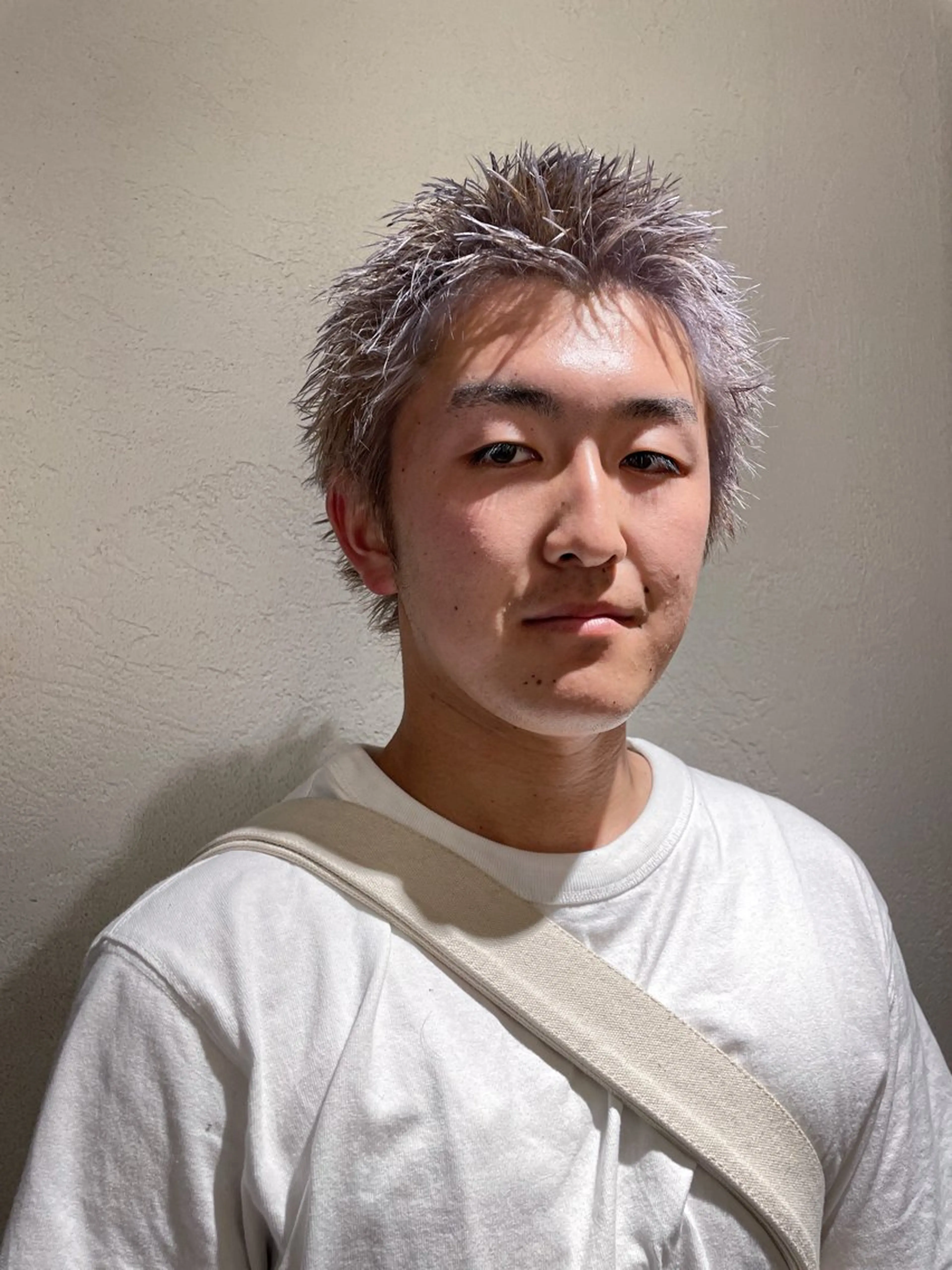 ショート カラー メンズ メンズハイトーン スパイキーショート ハイトーンカラー ショートヘア カット ヘアカラー 垢抜けハイトーン☀／ 笑顔の美容師／しゅんのヘアスタイル