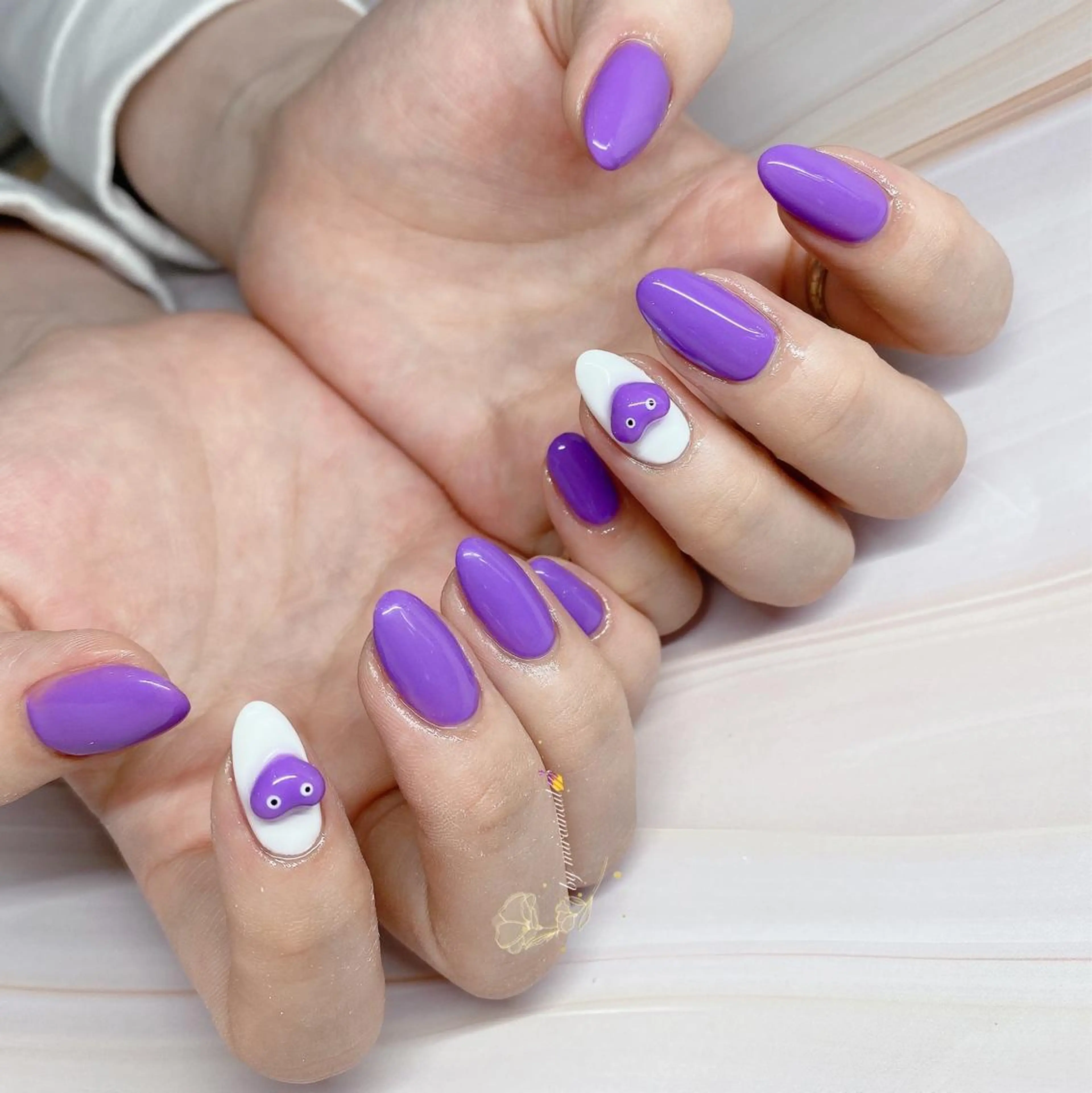 ネイル 持ち込み シンプルネイル ネイルサロン 9Carats神田のネイルデザイン