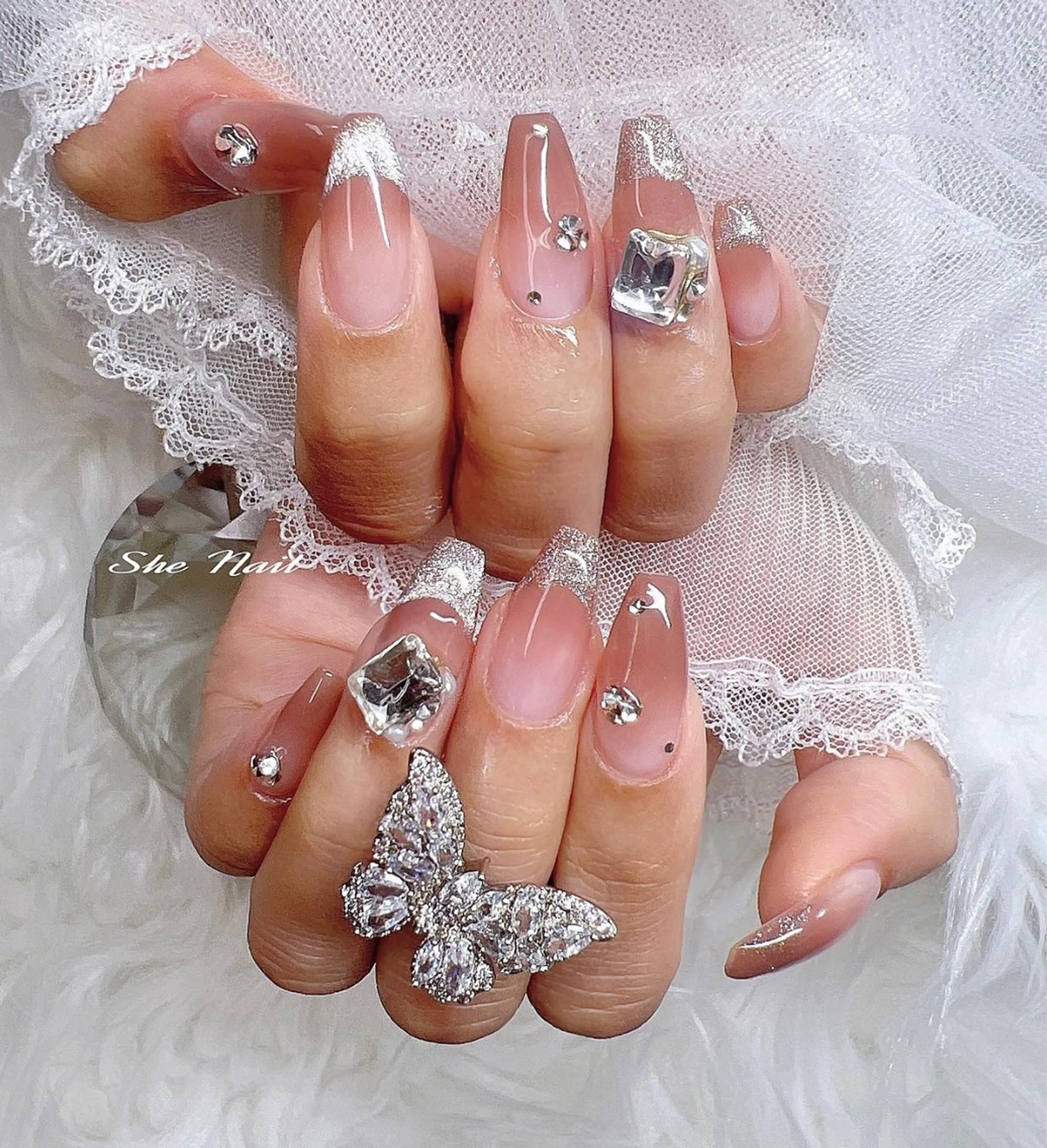 ネイル チークネイル 長さ出し フレンチネイル マグネットネイル 持ち込み ハンドネイル She   Nail所属・ISA_ BELLAのネイルデザイン