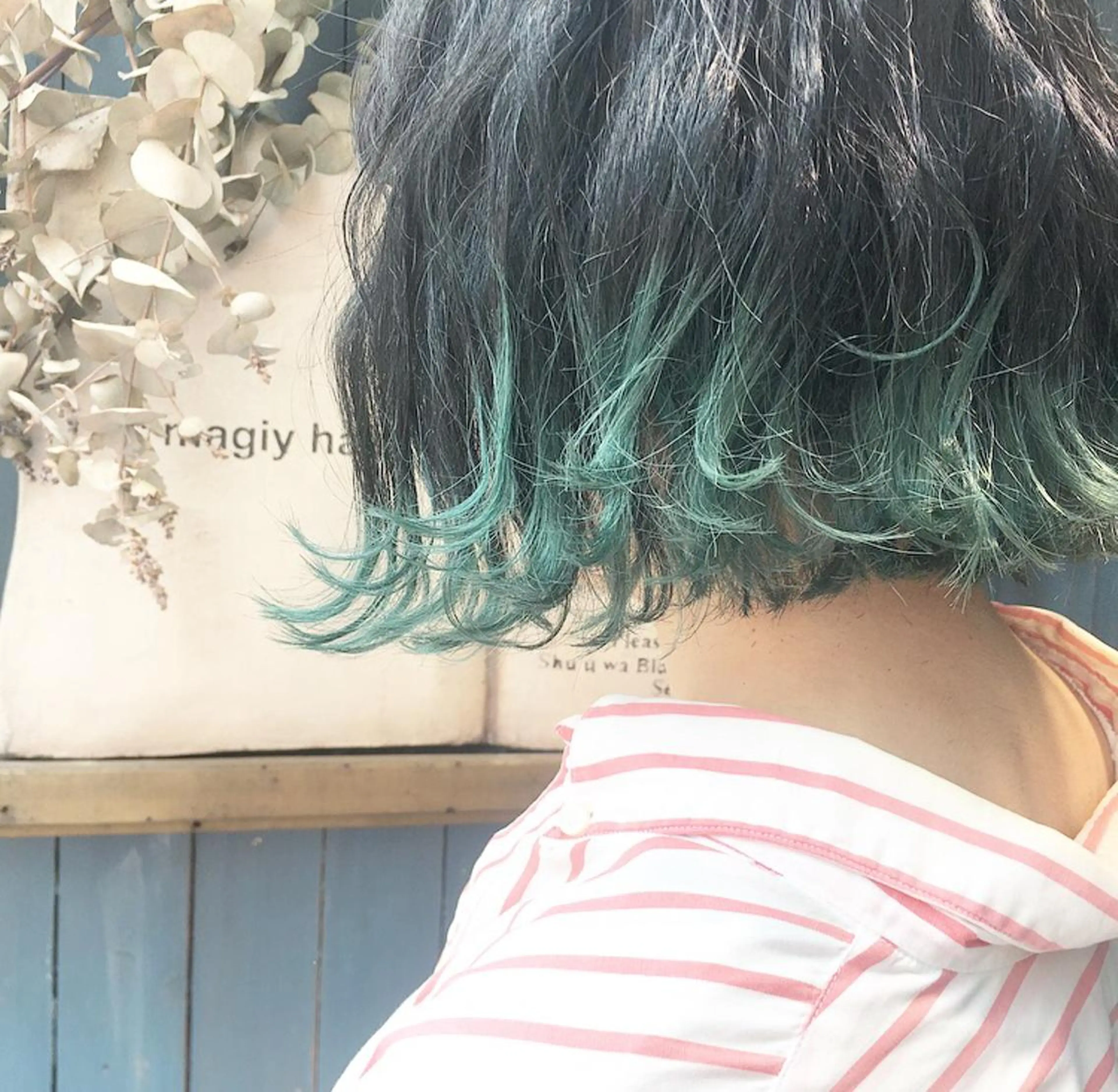 ショート カラー ヘアアレンジ ブリーチ、パーマ 西部笑のヘアスタイル