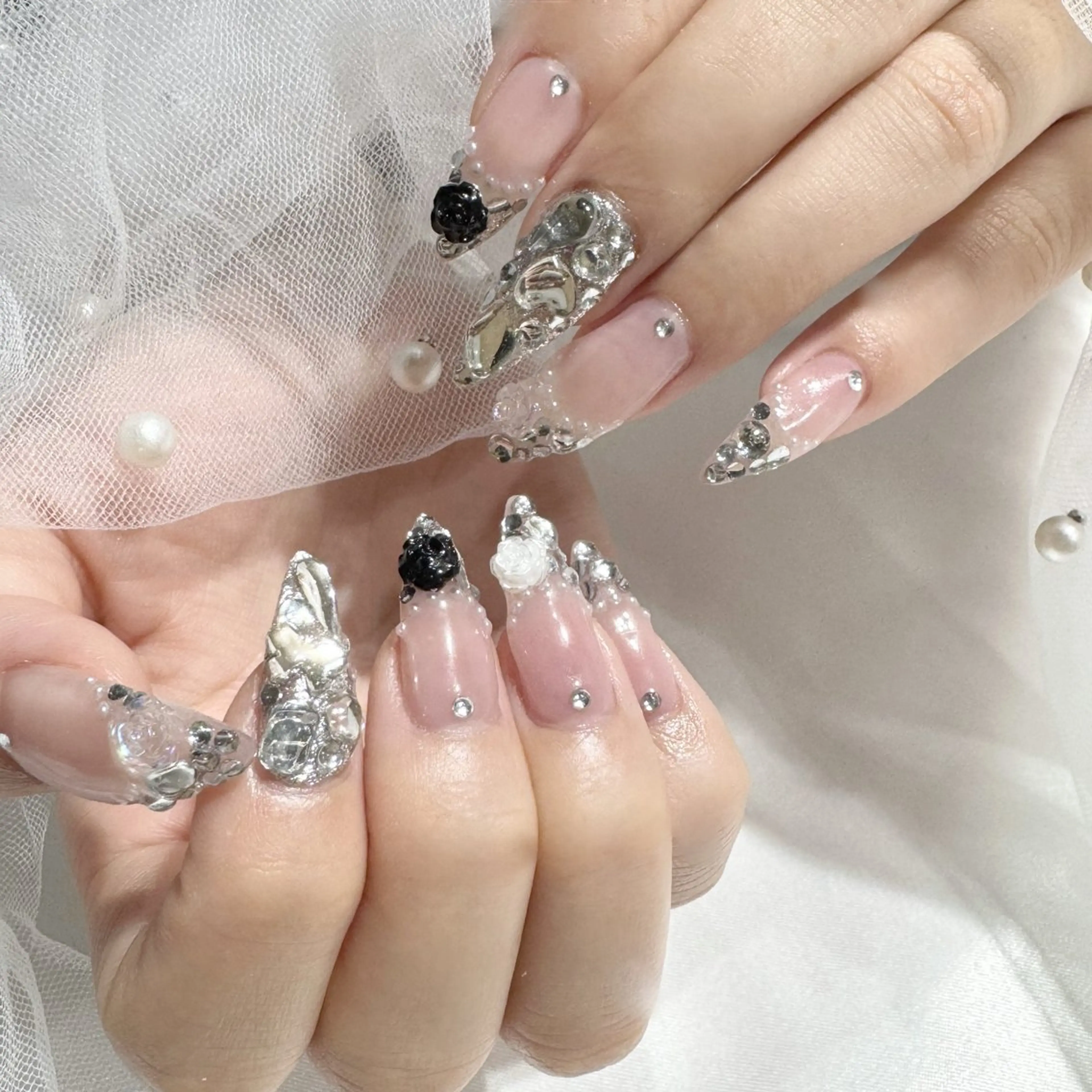 ネイル フレンチネイル ジェルネイル グラデーション キラキラネイル 韓国ネイル 💫fein. nail💫のネイルデザイン