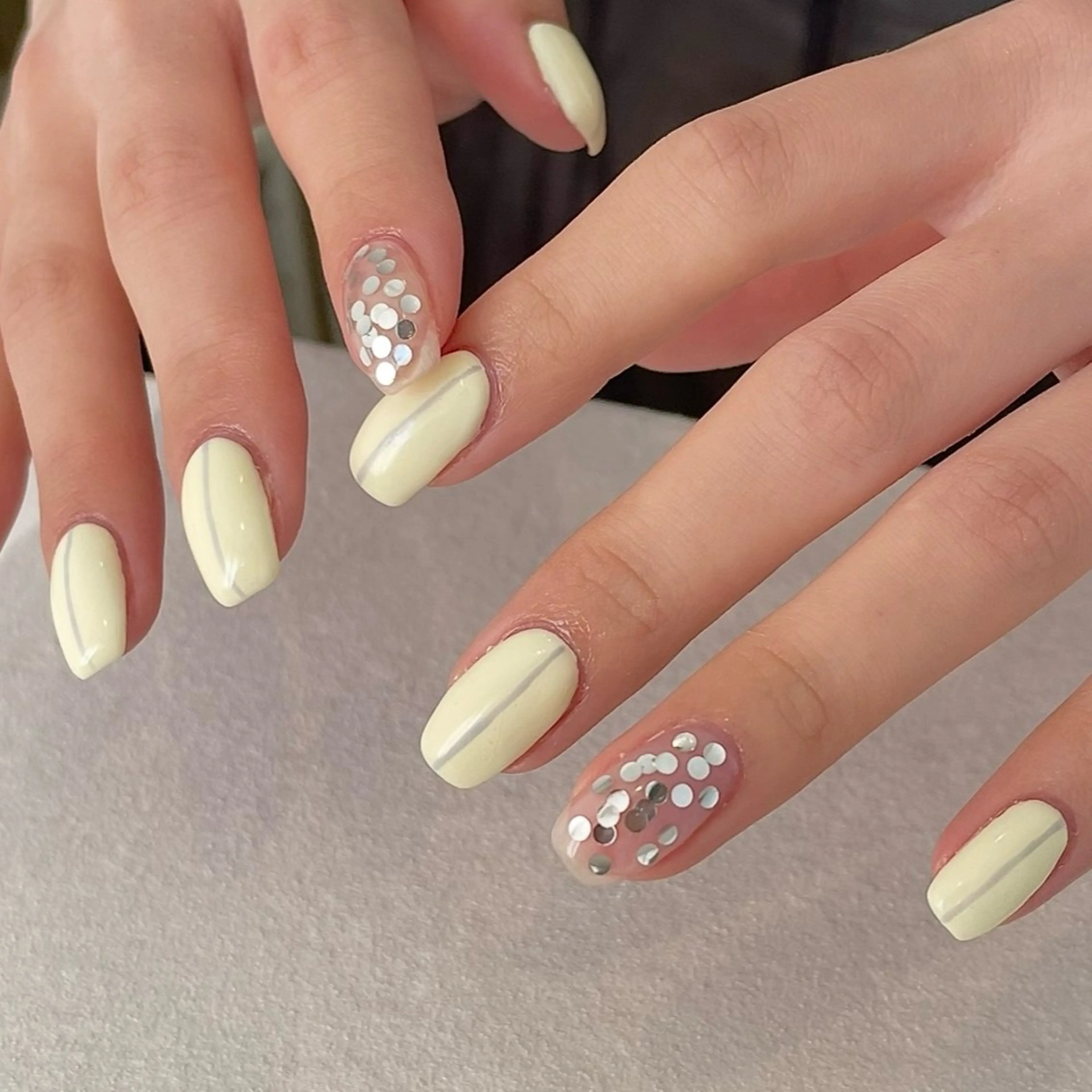 ネイル キラキラネイル 黄色 ハンドネイル moufu.nail /sayaka 本町のネイルデザイン