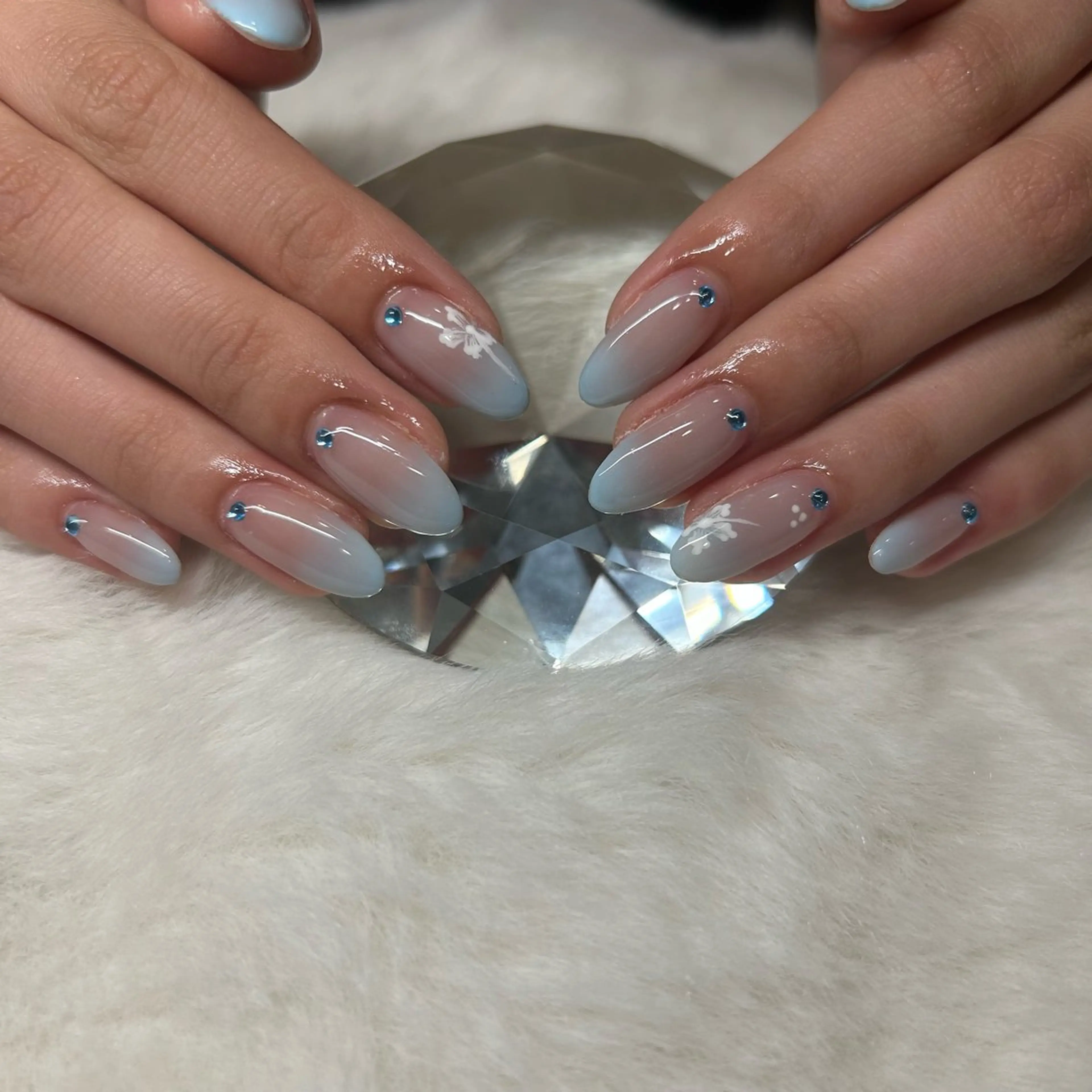 ネイル 水色 ハンドネイル Megu 【 cutill 】のネイルデザイン