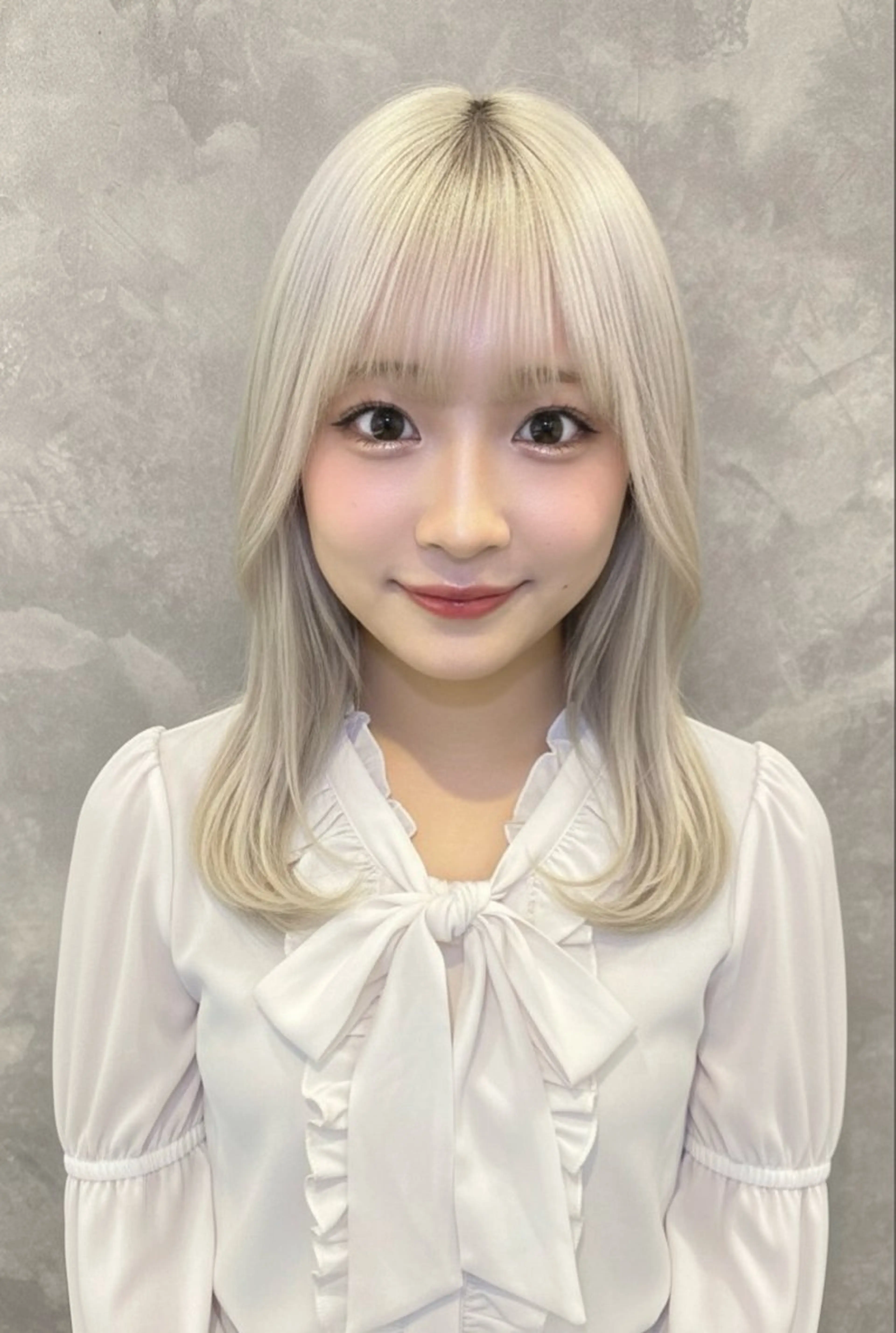 ミディアム ラベンダーベージュ 学生 韓国風ヘア ヘアカラー 🦋ami/浦和 ブリーチカラー🦋のヘアスタイル