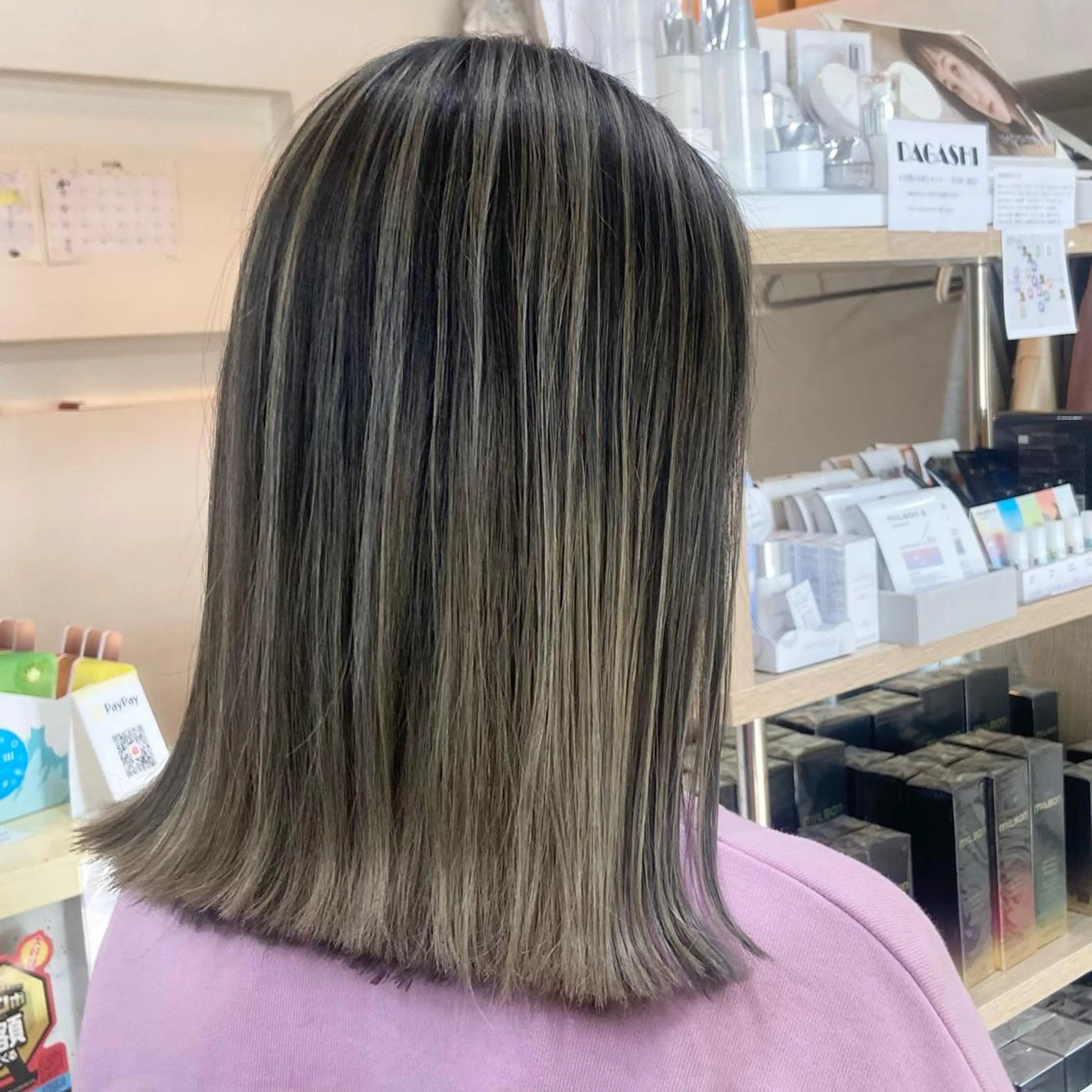 ミディアム カラー バレイヤージュ レイヤーカット 髪質改善/ストレート /透明感/西川奈穂のヘアスタイル