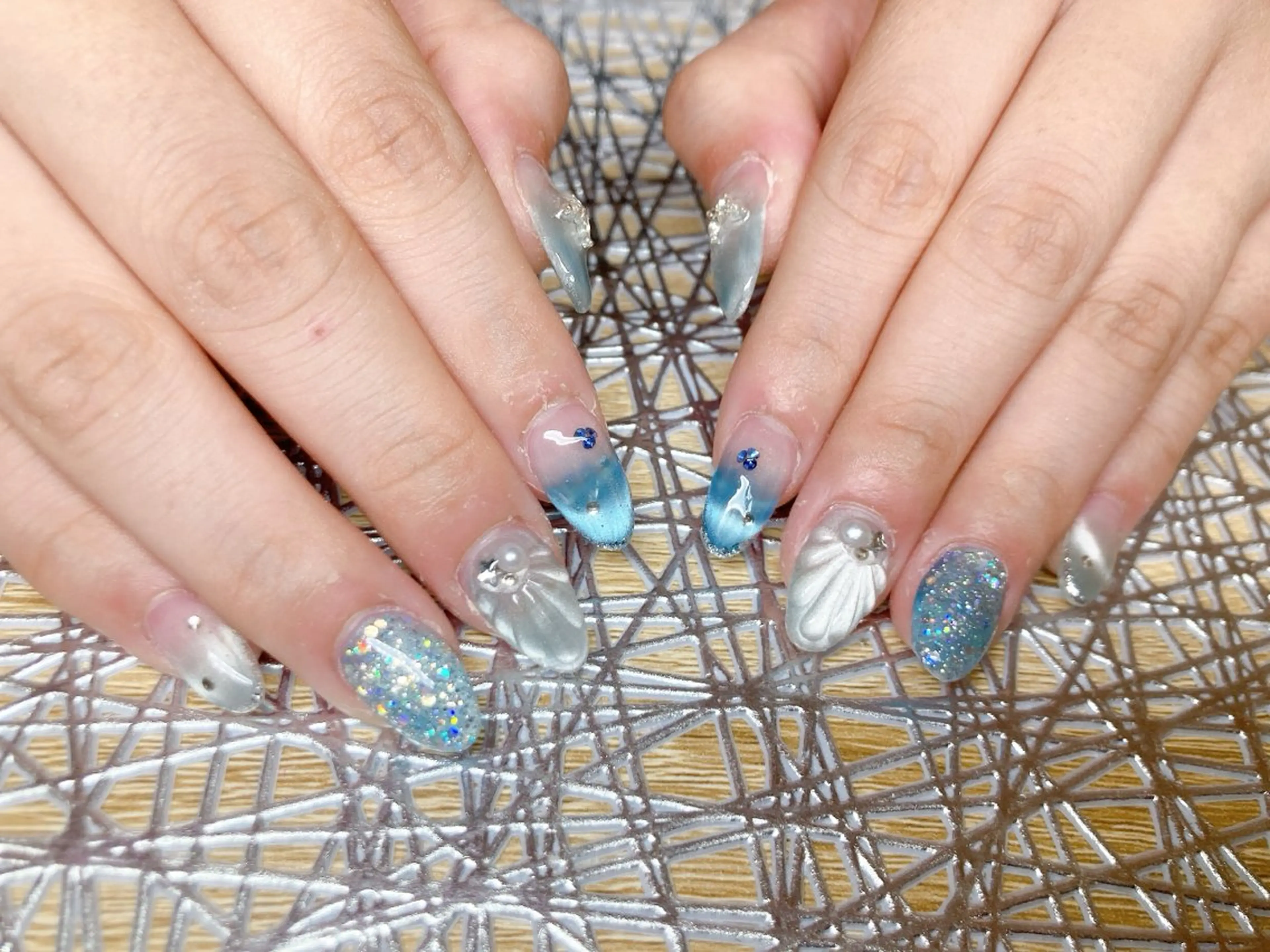 ネイル ECLAT エクラ所属・寺山 千鶴のネイルデザイン