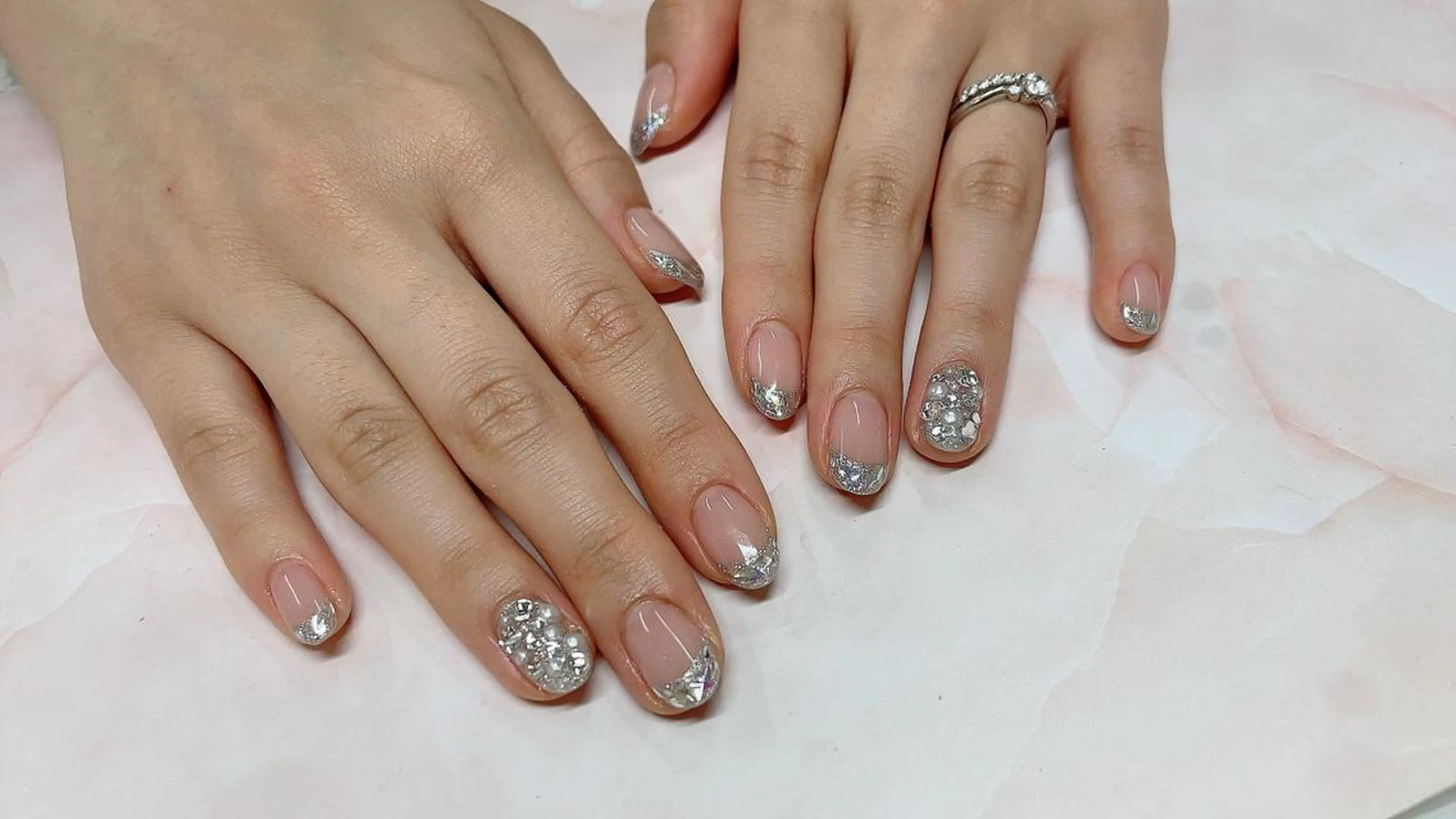 ネイル フレンチネイル ガラスフレンチ ハンドネイル Nail cottageのネイルデザイン