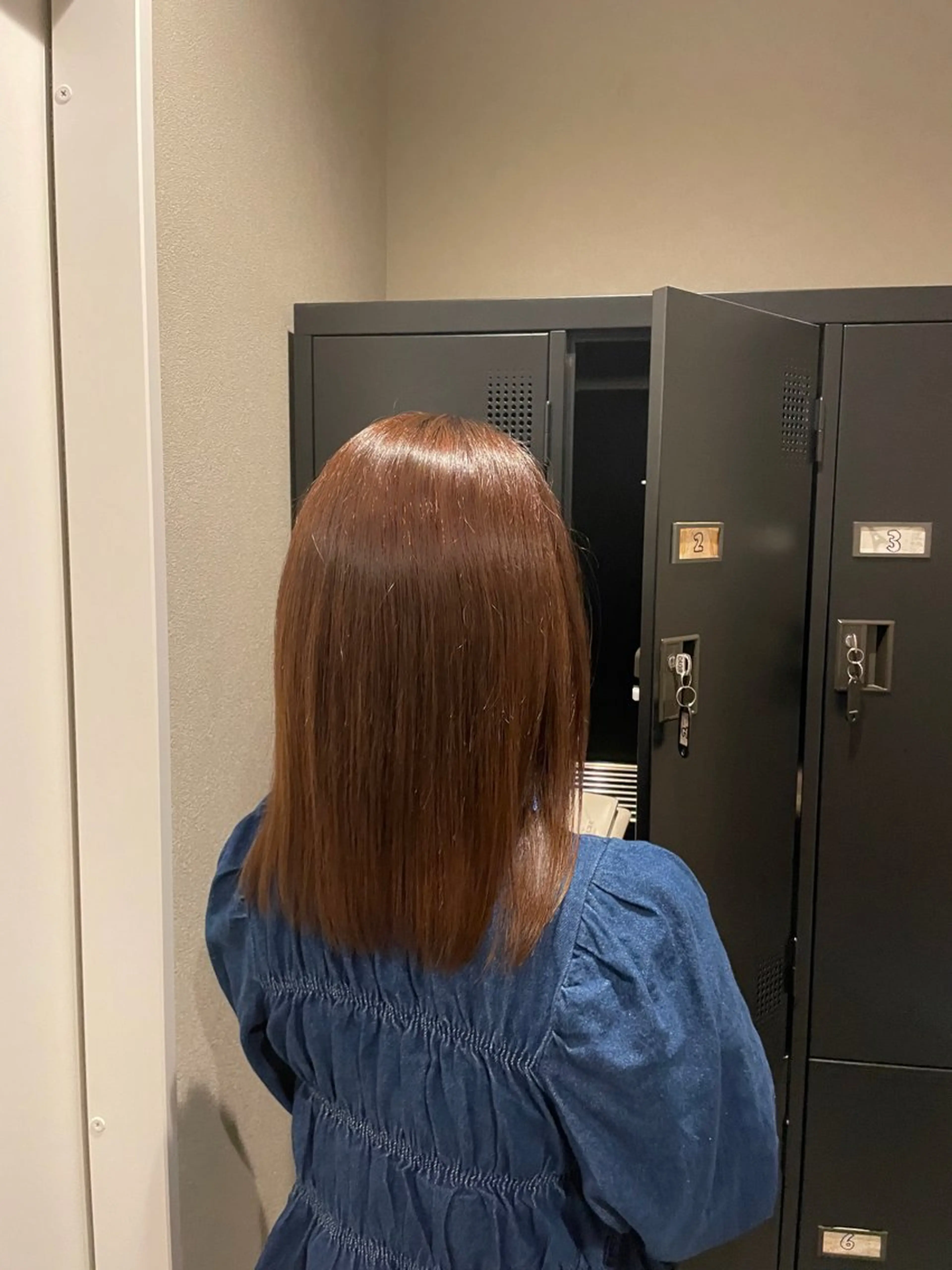 セミロング カラー ブリーチ ダブルカラー ブリーチなしカラー 縮毛矯正 BASE hair所属・risa / base hairのヘアスタイル