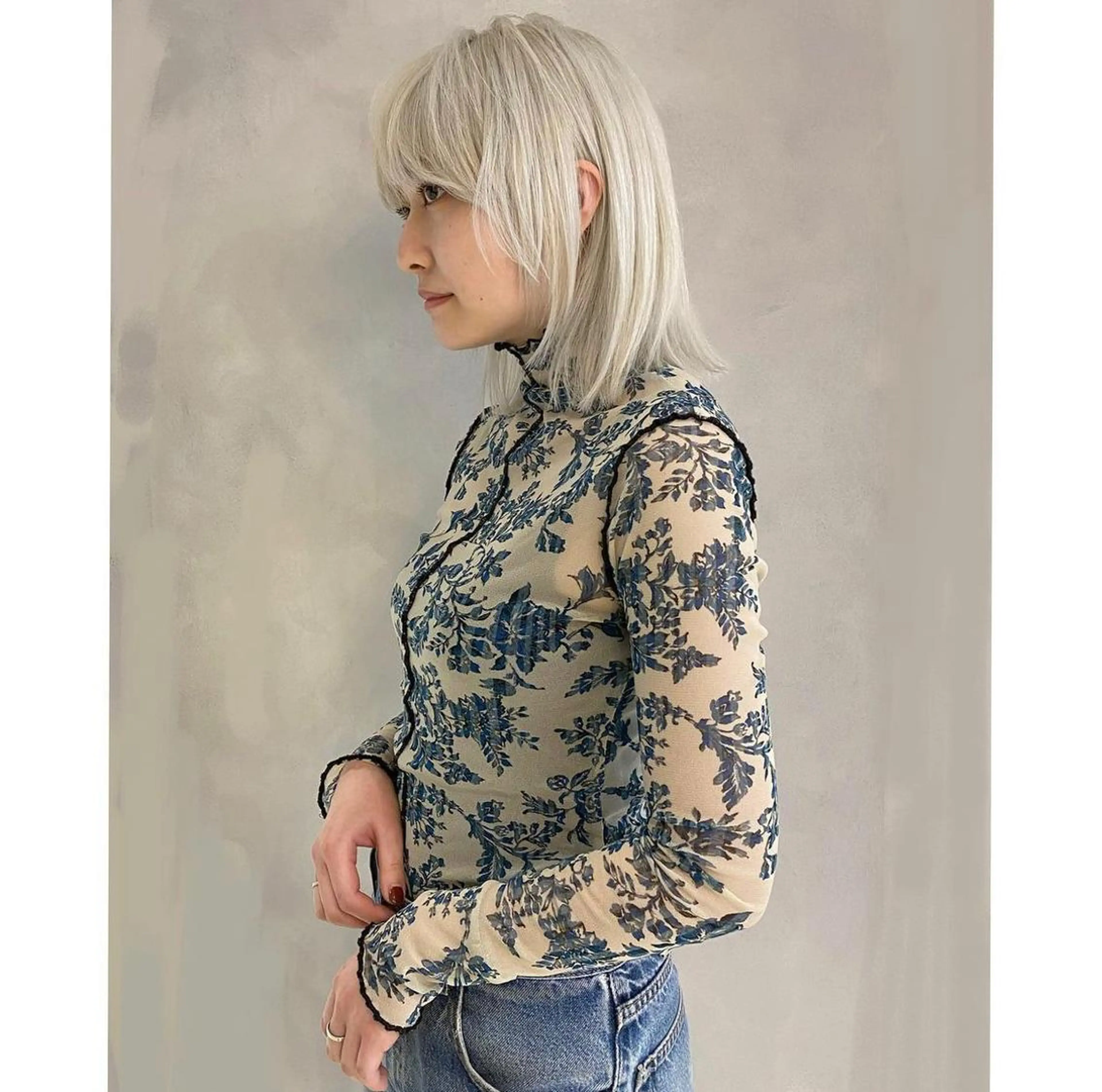 ミディアム カラー ヘアアレンジ ブロンド ホワイトブロンド ウルフカット 【姫カット】 ナカムラコウキのヘアスタイル