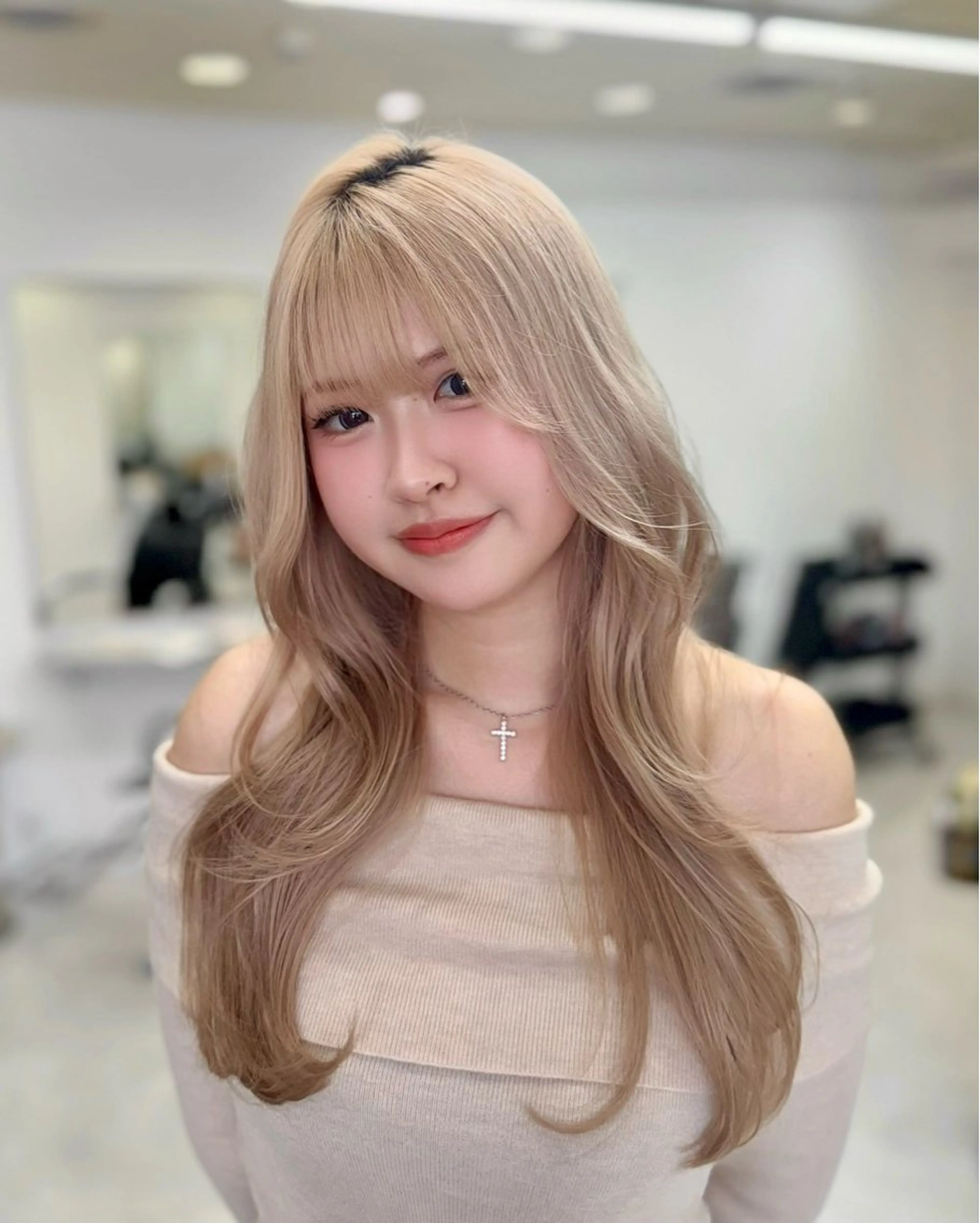 🌈【ブリーチありWカラー✨韓国系の透明感×柔らかい暖色が得意】の写真