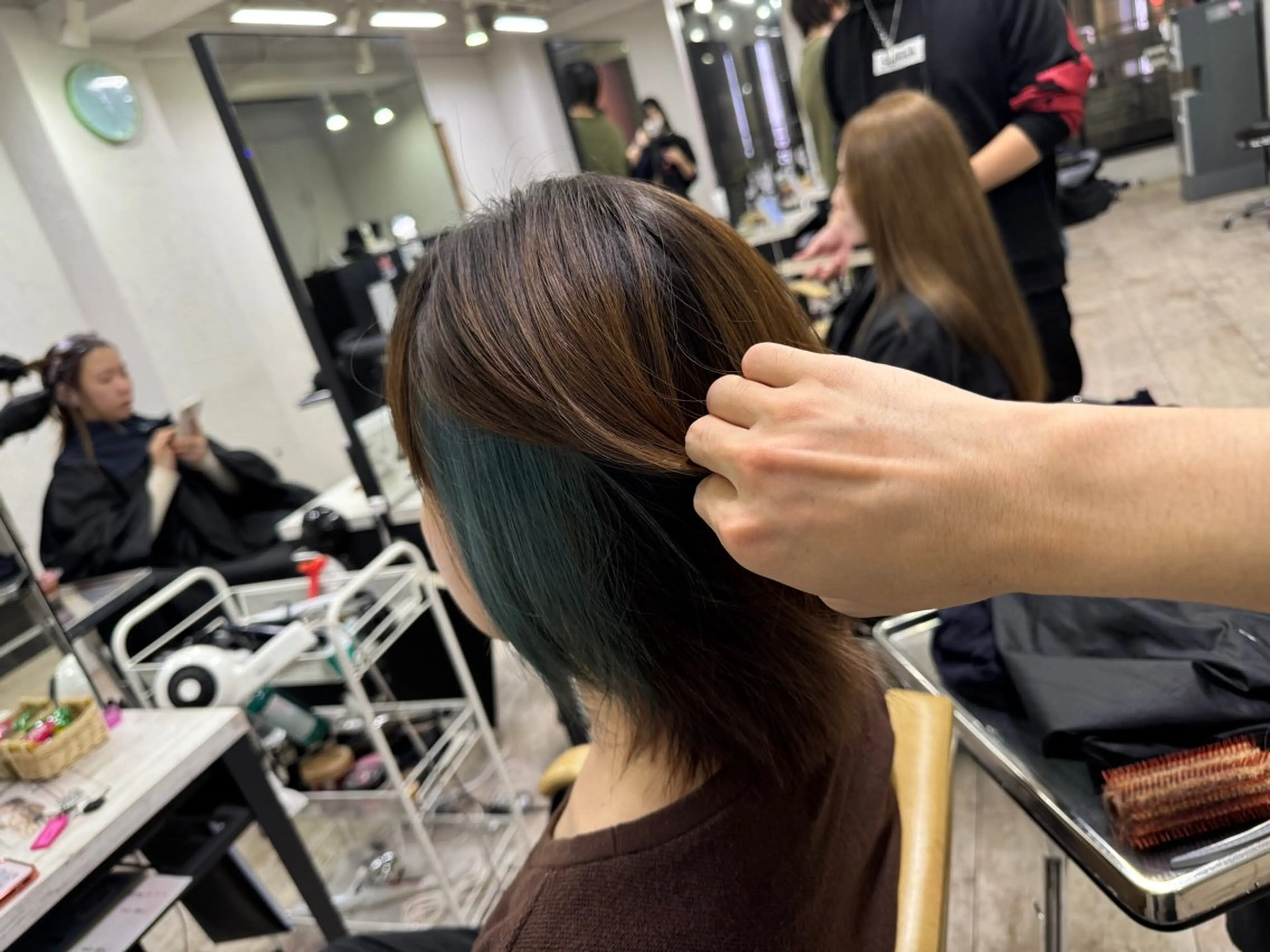 ミディアム カット ヘアカラー トリートメント 🔥ブリーチカラー 槙川のヘアスタイル