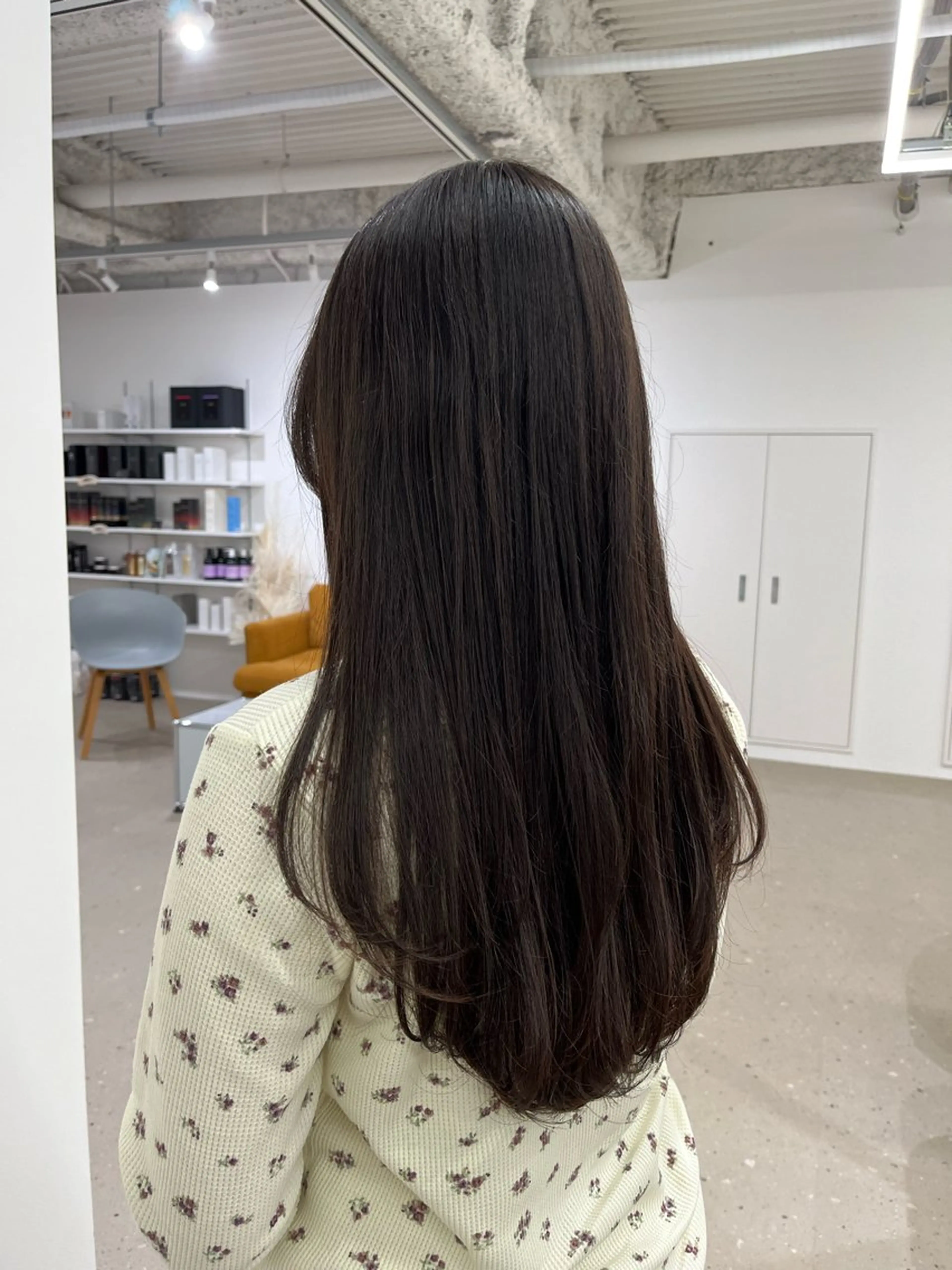 ロング カラー 阪本 桃のヘアスタイル