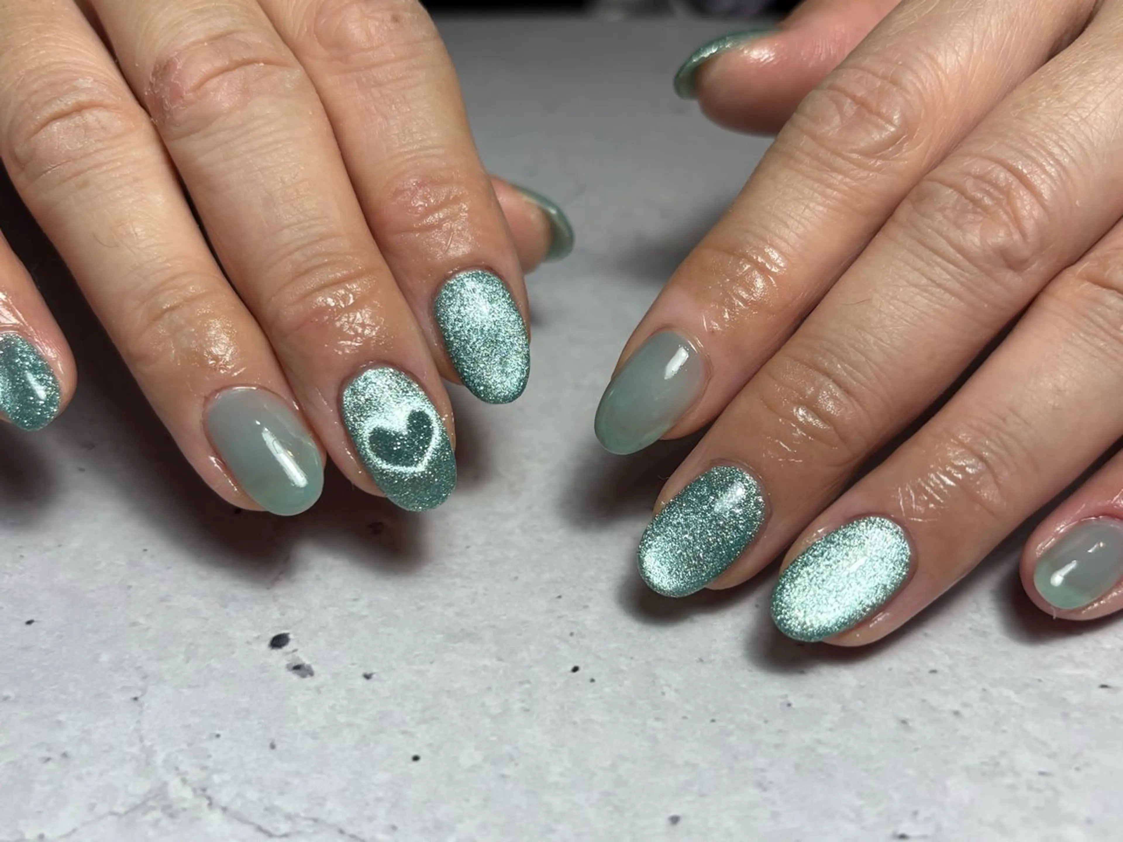 ネイル ハート マグネットネイル ハンドネイル kupu所属・ネイルサロン kupuのネイルデザイン