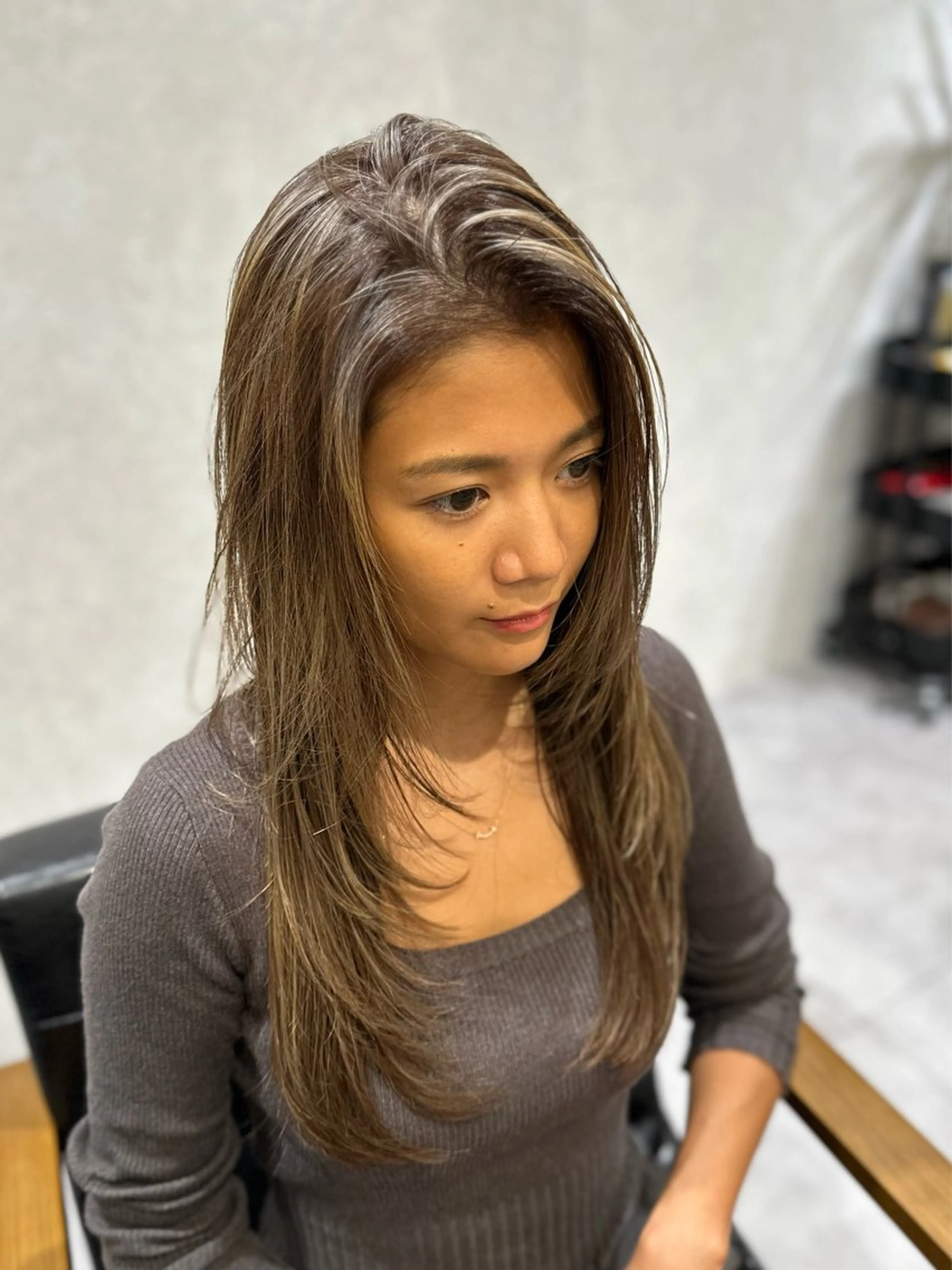 ロング カラー ハイライトカラー ハイライト レイヤーカット アダチ コウスケのヘアスタイル