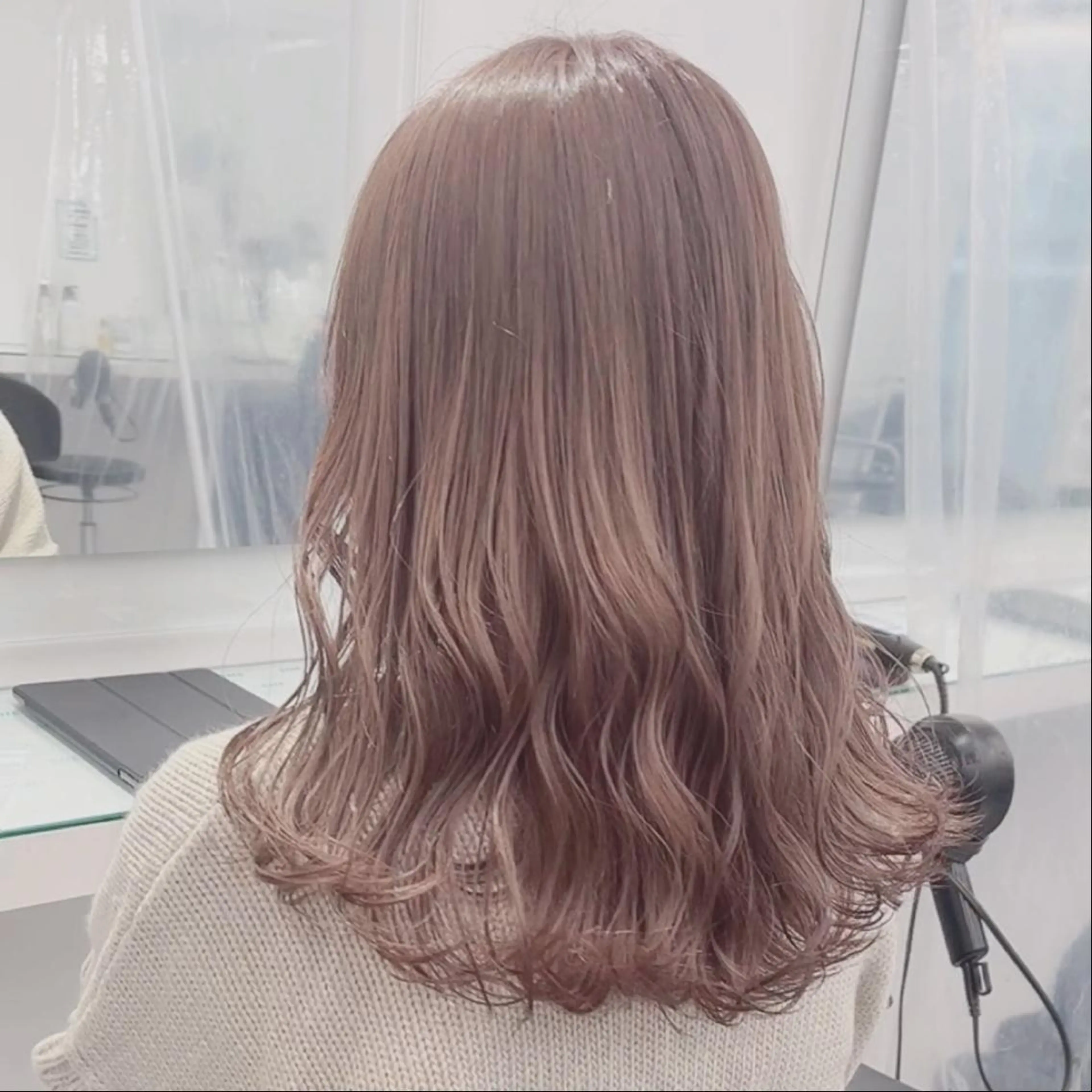 セミロング カラー ☁️グレージュカラー TAKUYA☁️のヘアスタイル