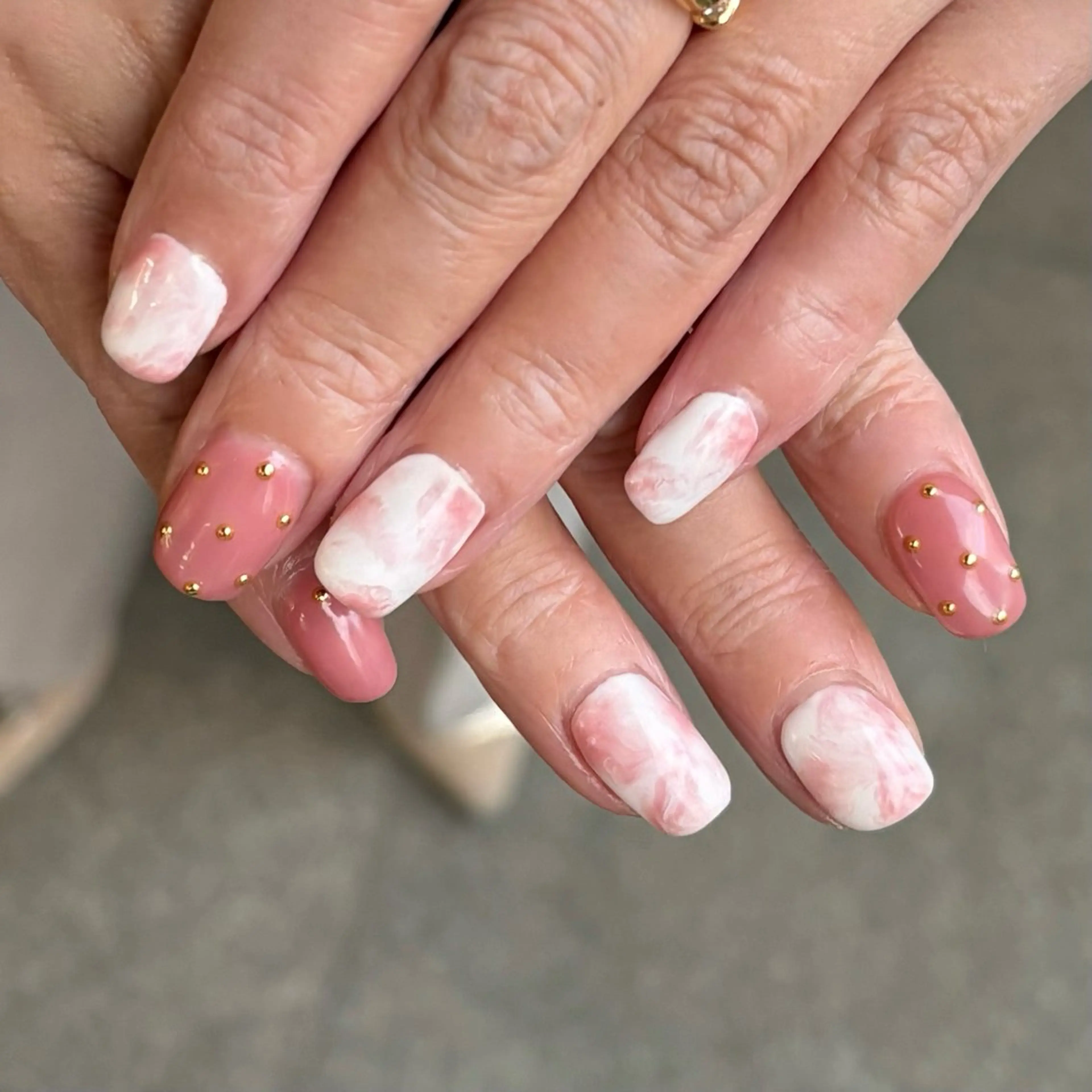 ネイル 大理石ネイル(マーブル) ワンカラーネイル ハンドネイル ハンドケア 羽兼 楓夏のマツエク・マツパデザイン