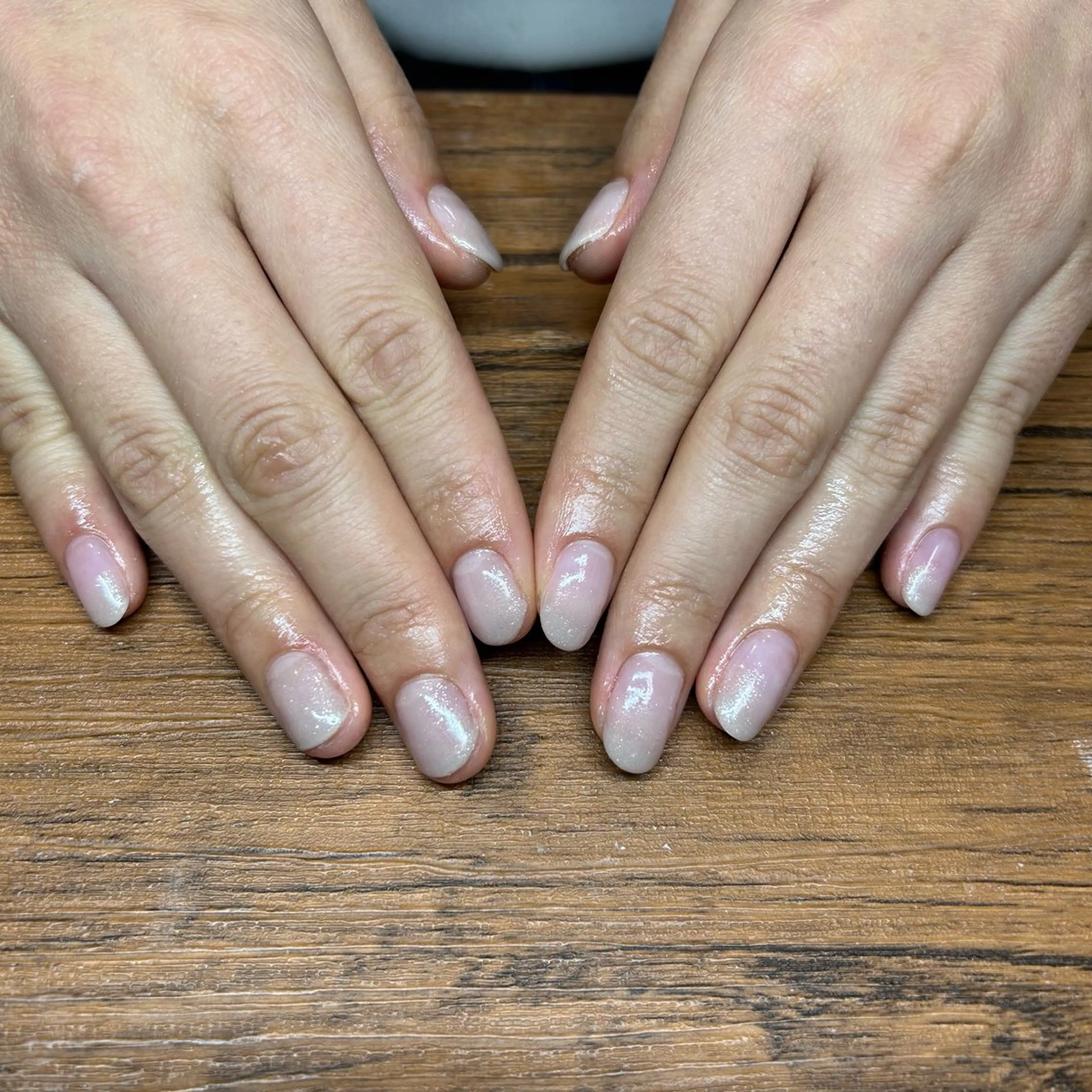 ネイル グラデーション ラメ(グリッター) ラメグラデーション ネイルサロンエーナイン琴似店所属・エーナイン琴似店 HARUNAのネイルデザイン