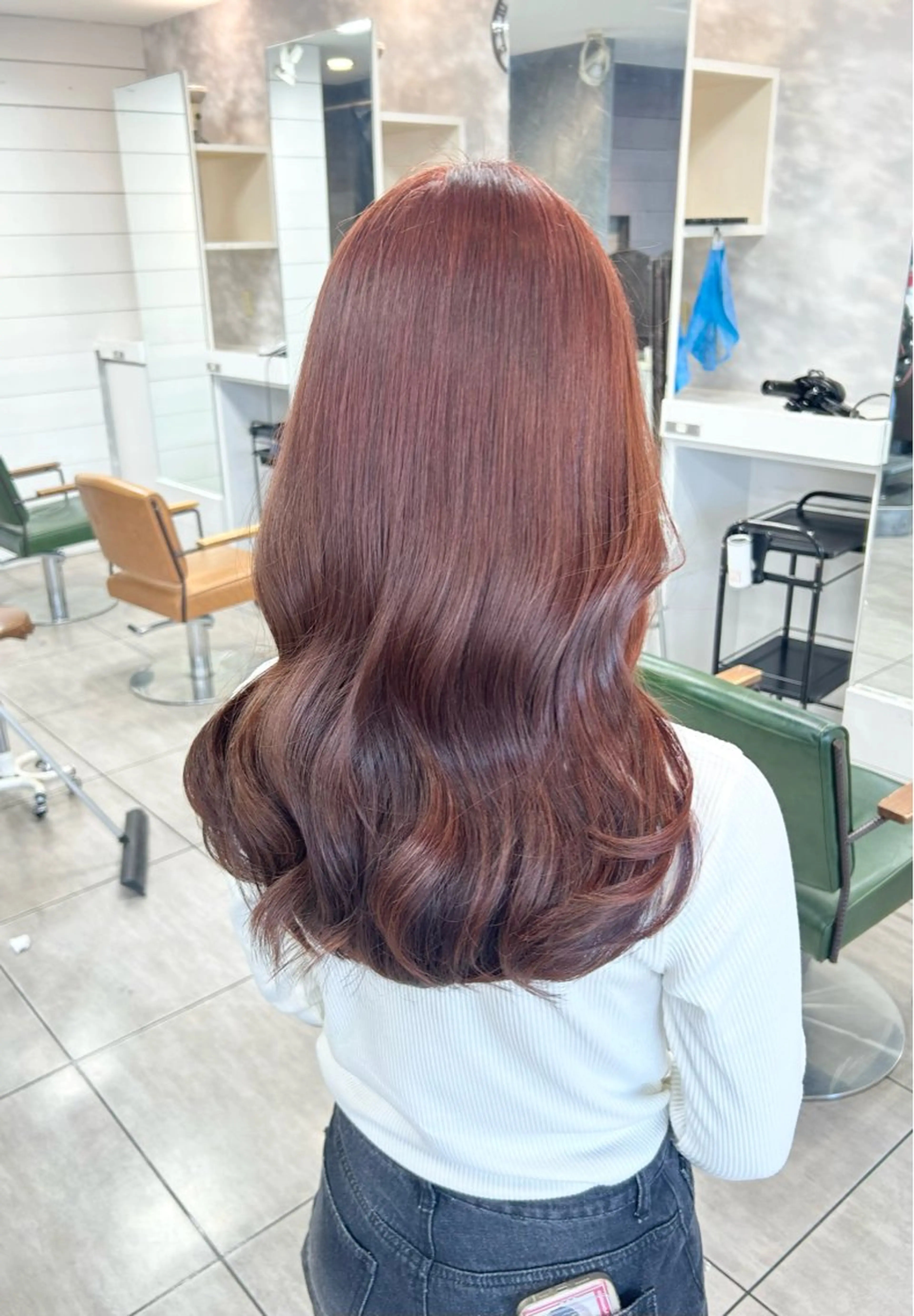 ロング レッドブラウン カット ヘアカラー 🫧艶髪カラー🫧 森本くるみのヘアスタイル