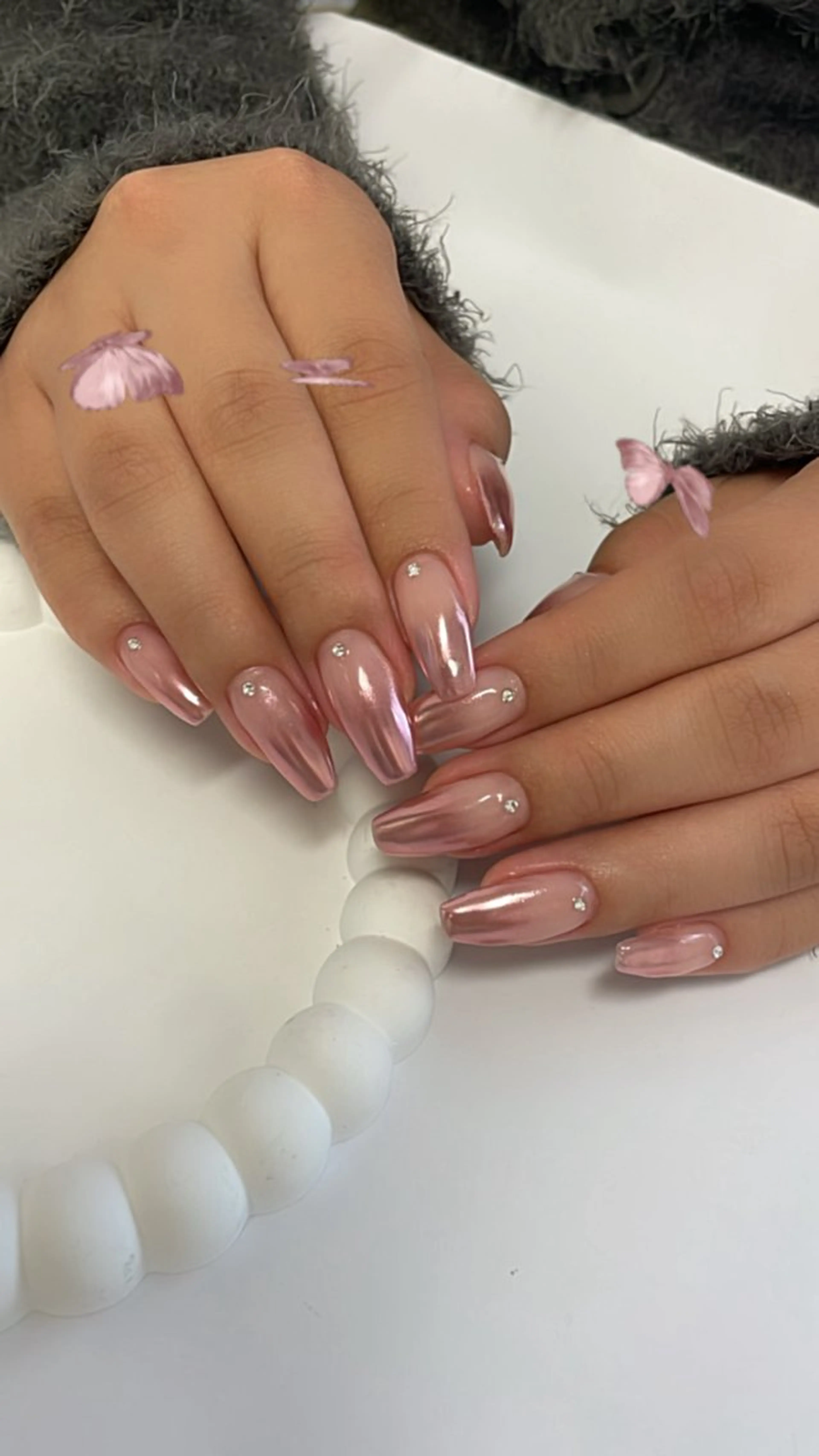 ネイル ストーンネイル ハンドネイル Me d'eau所属・Me d'eau Rinaのネイルデザイン