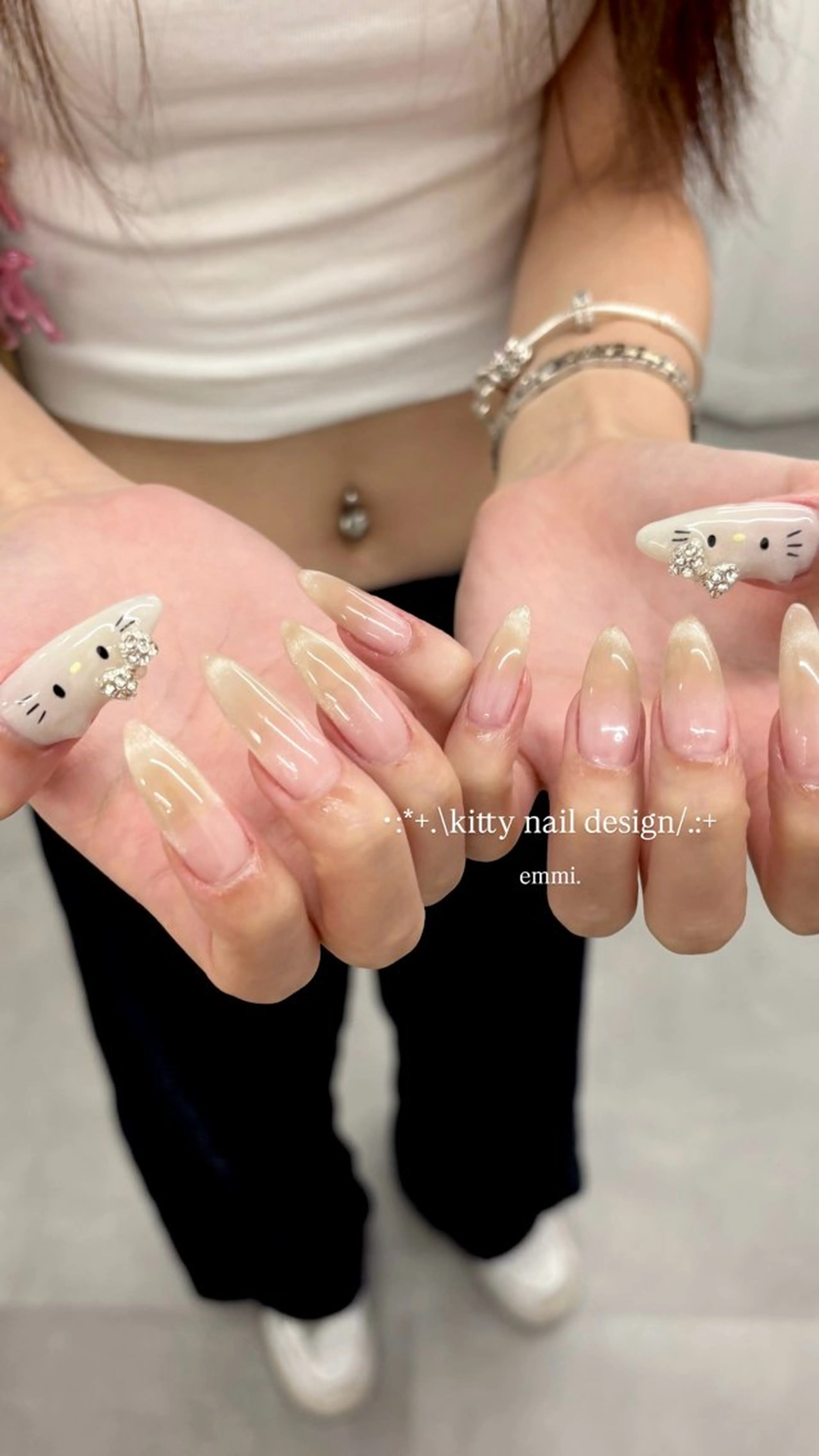 ネイル チークネイル フレンチネイル ガーリー グラデーション 氷ネイル・うるうるネイル ハンドネイル GO TODAY SHAiRE SALON 表参道colore店所属・emmi nailのネイルデザイン