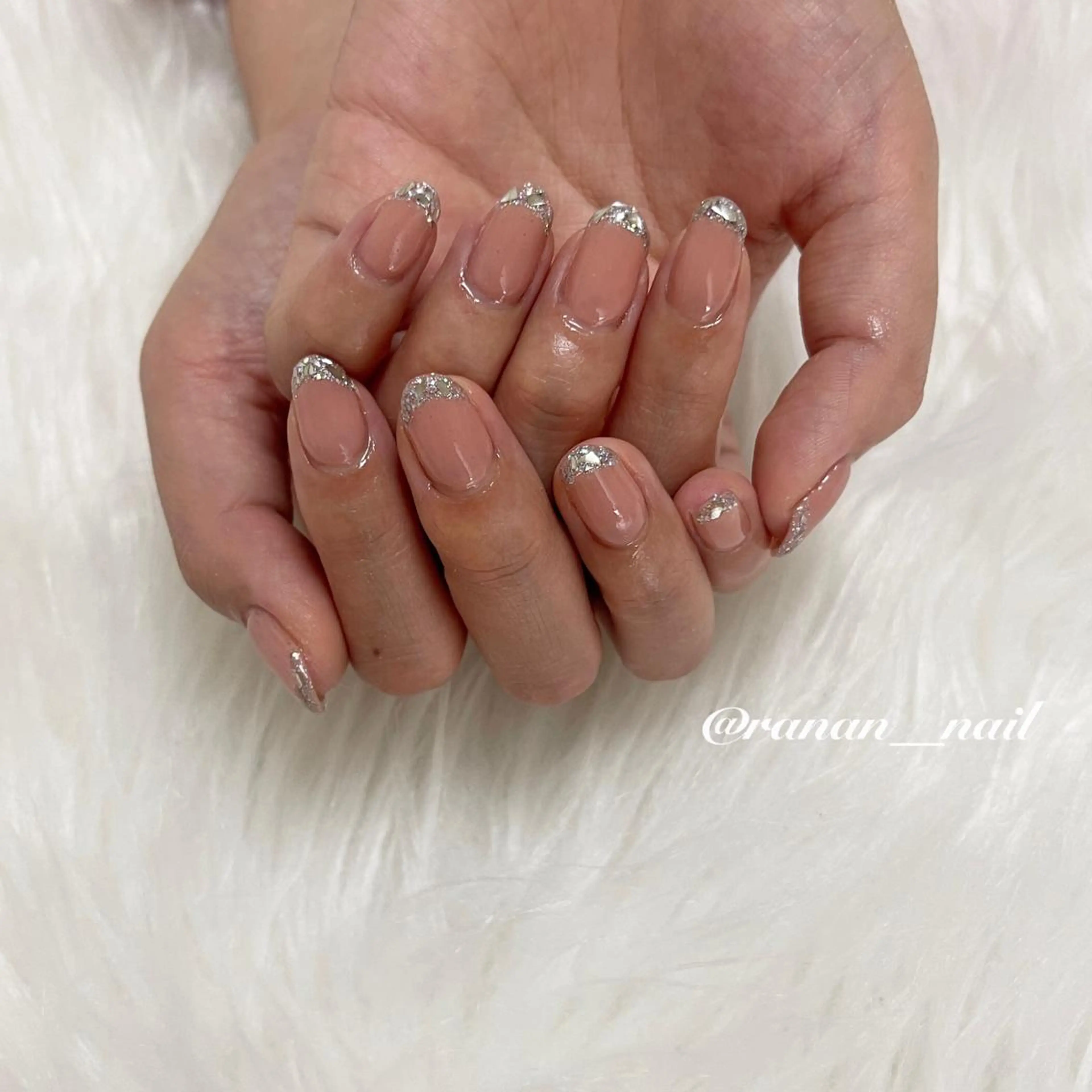 ネイル 𝓇𝒶𝓃𝒶𝓃 𝓃𝒶𝒾𝓁のネイルデザイン