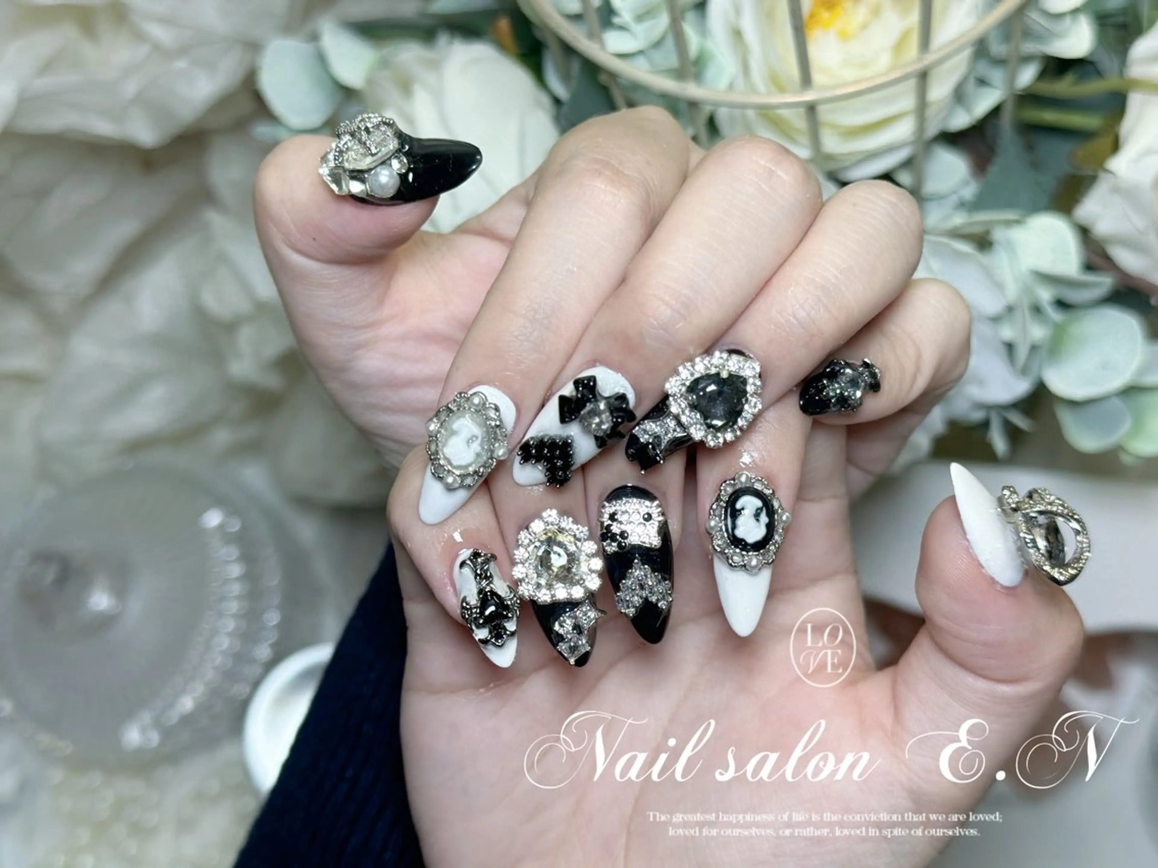 ネイル アートネイル オーロラネイル ガーリー キラキラネイル 韓国ネイル E.N🦋 長さ出し/持ち込みのネイルデザイン