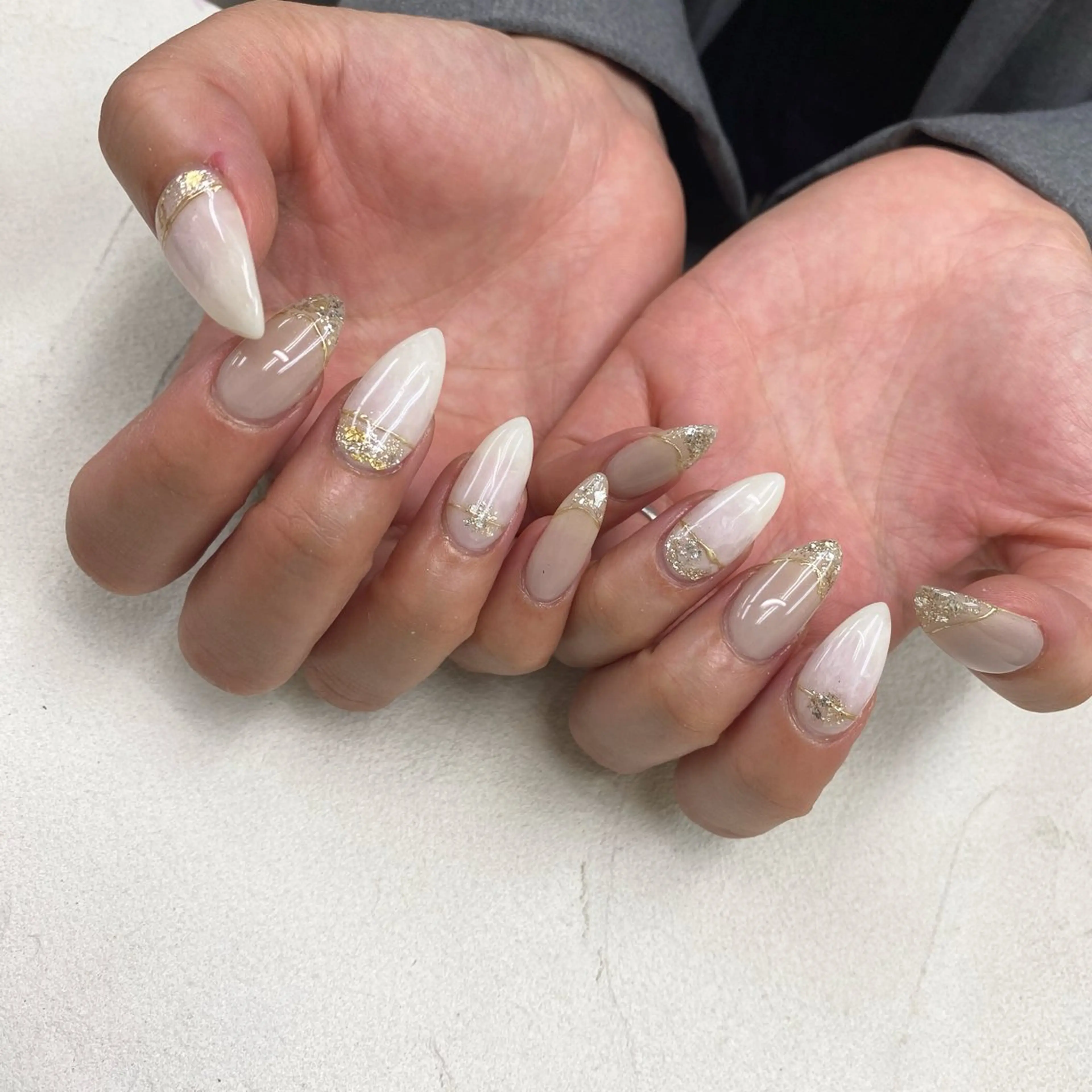 ネイル ニュアンスネイル ハンドネイル Bianca🩶 TAMIYAのネイルデザイン