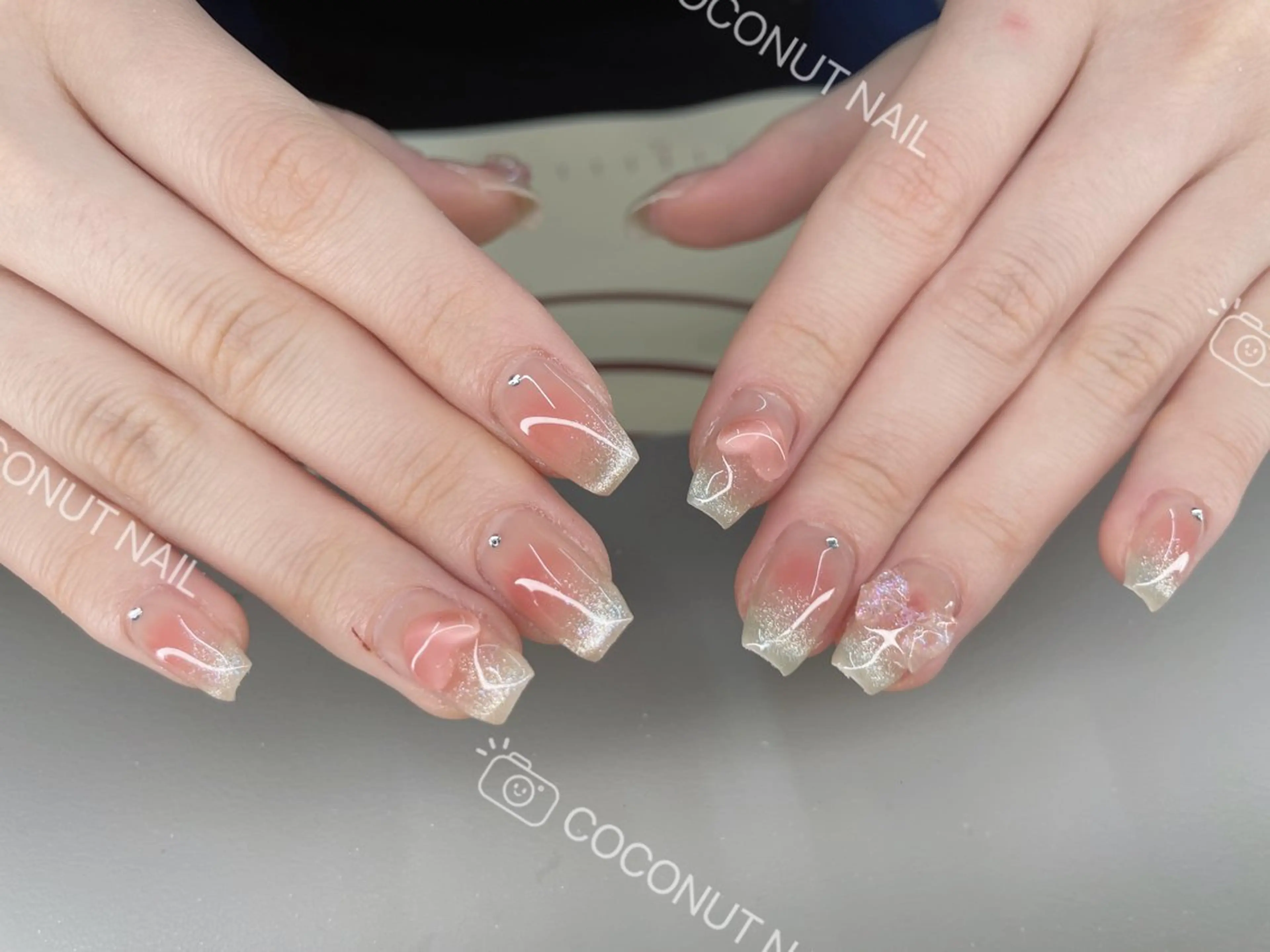 ネイル ハンドネイル 神田 ココナッツのネイルデザイン