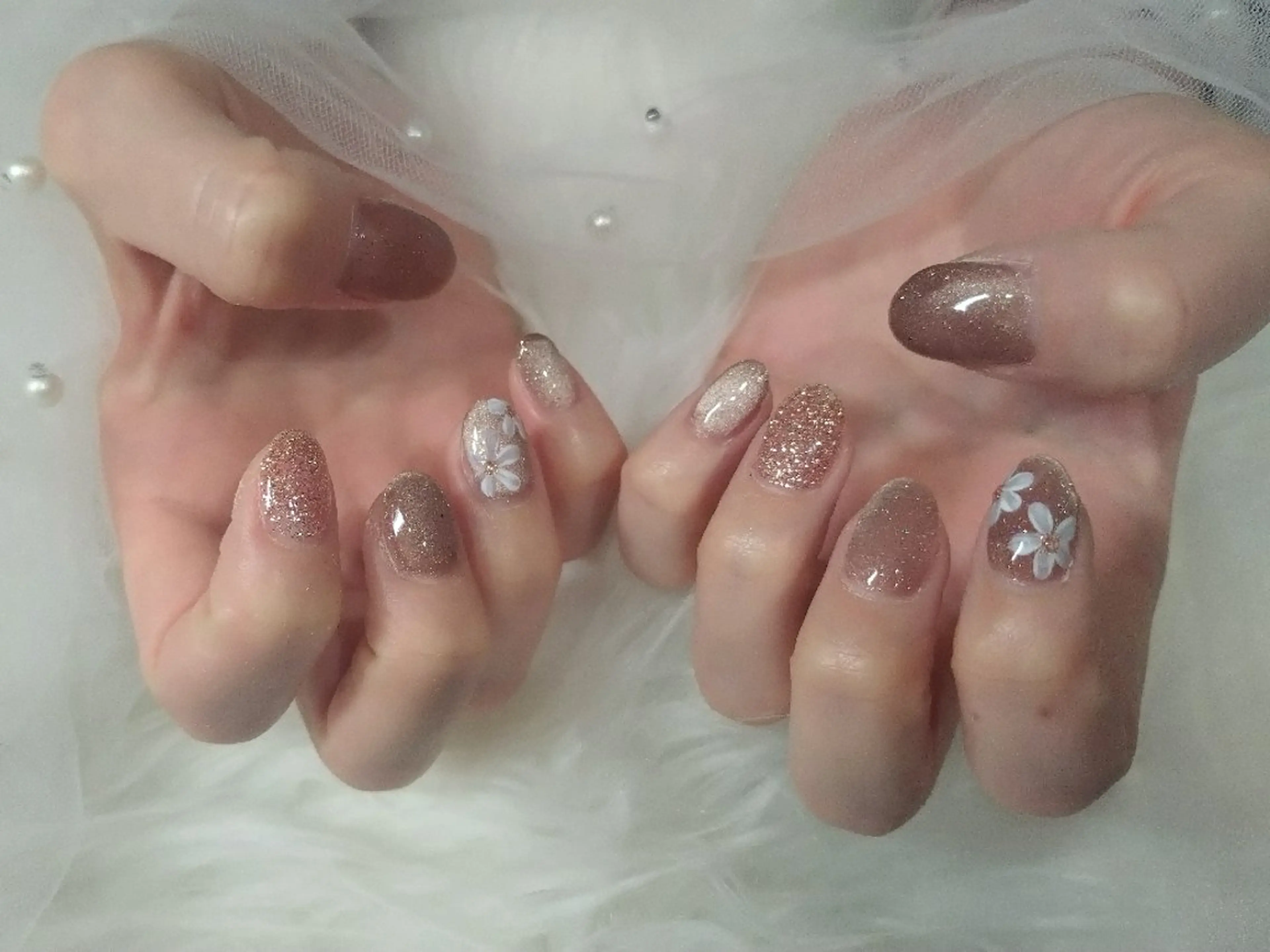 ネイル フラワーネイル キラキラネイル ハンドネイル AG nail 〚　yuka　〛のネイルデザイン