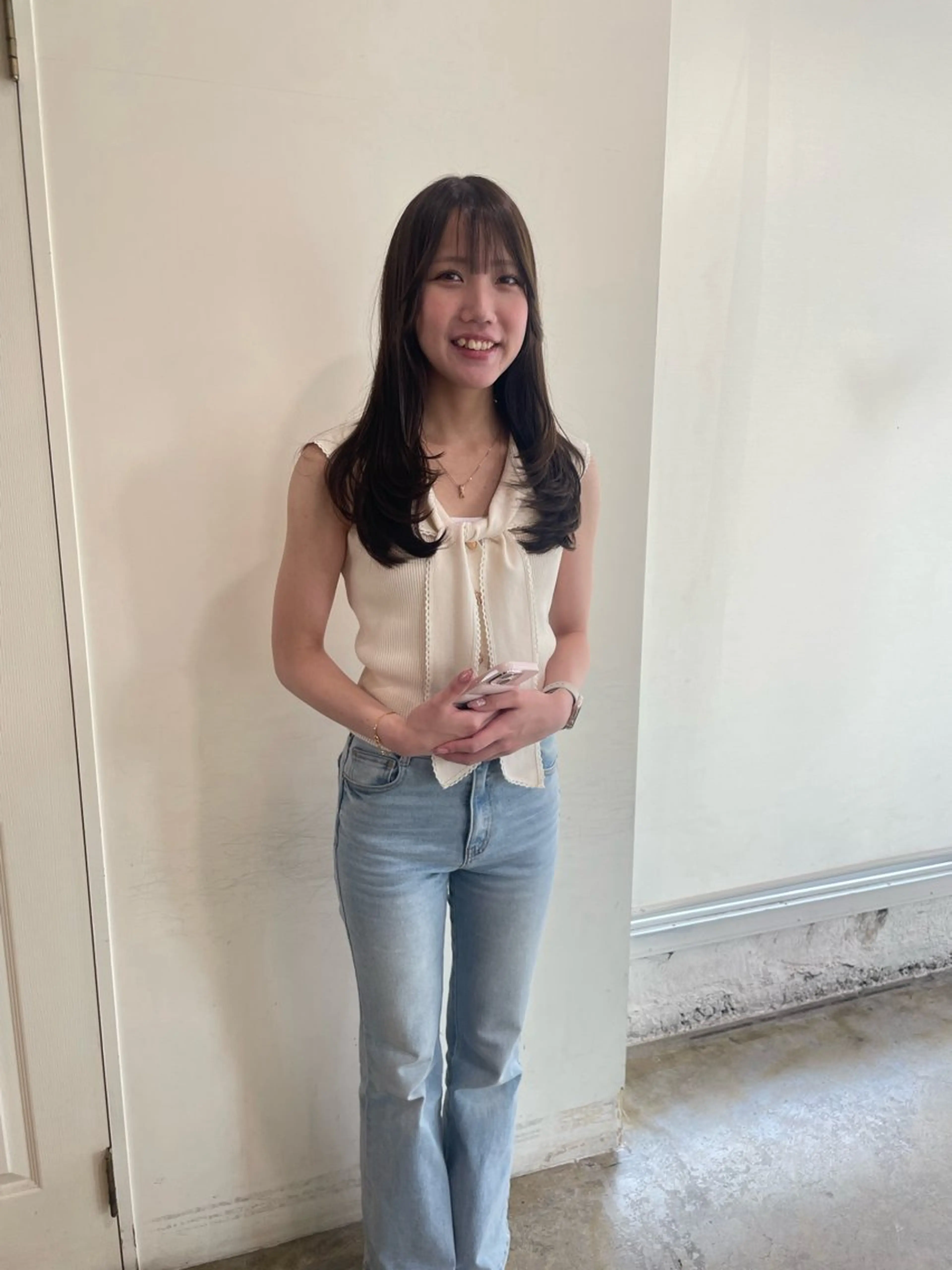 ロング カラー グレージュ オリーブグレージュ オリーブグレー レイヤーカット カット ヘアカラー トリートメント MIOベージュカラー 柔らかいカラーのヘアスタイル