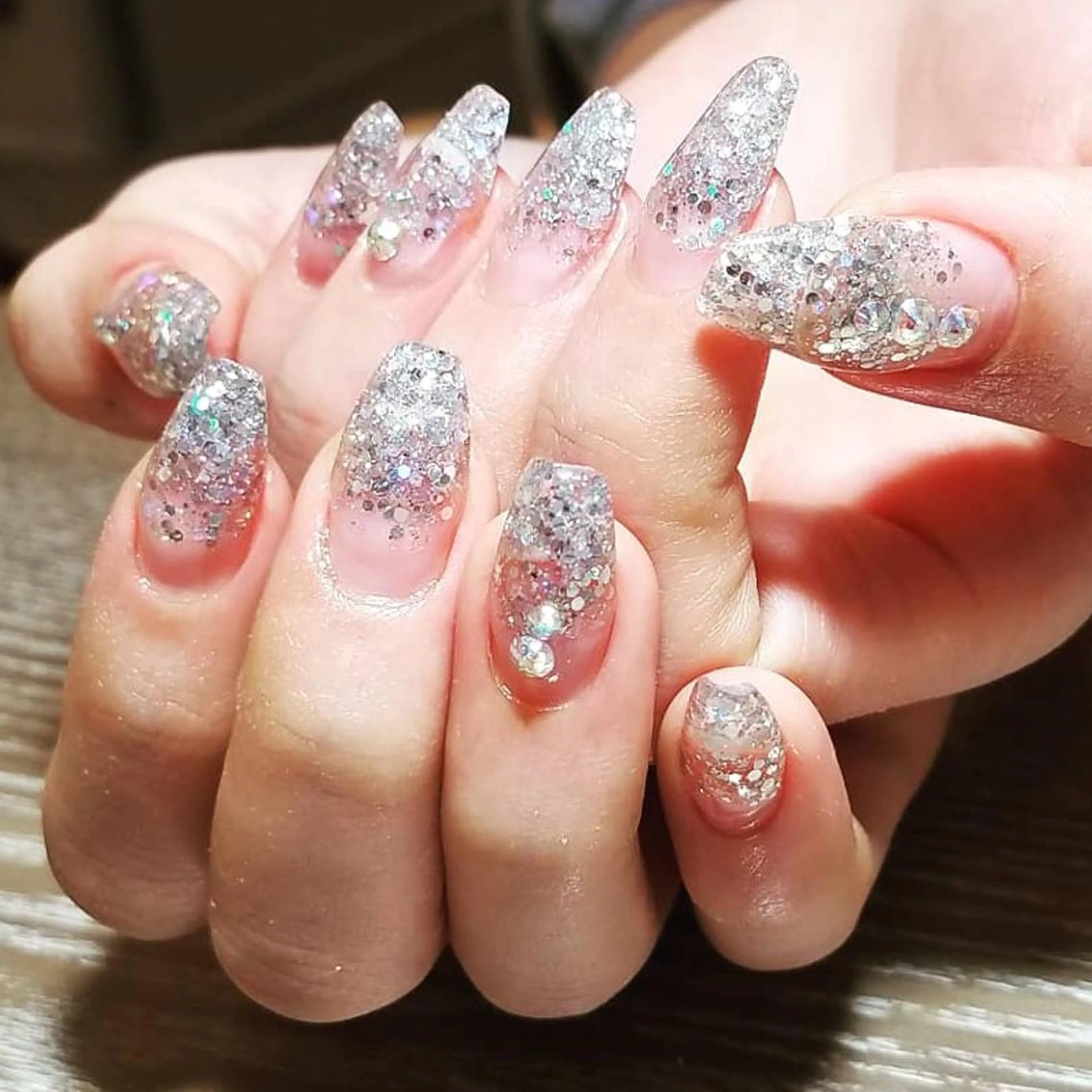 ネイル ラメ(グリッター) ラメグラデーション スカルプネイル JuniNail 주니네일🇰🇷suのネイルデザイン