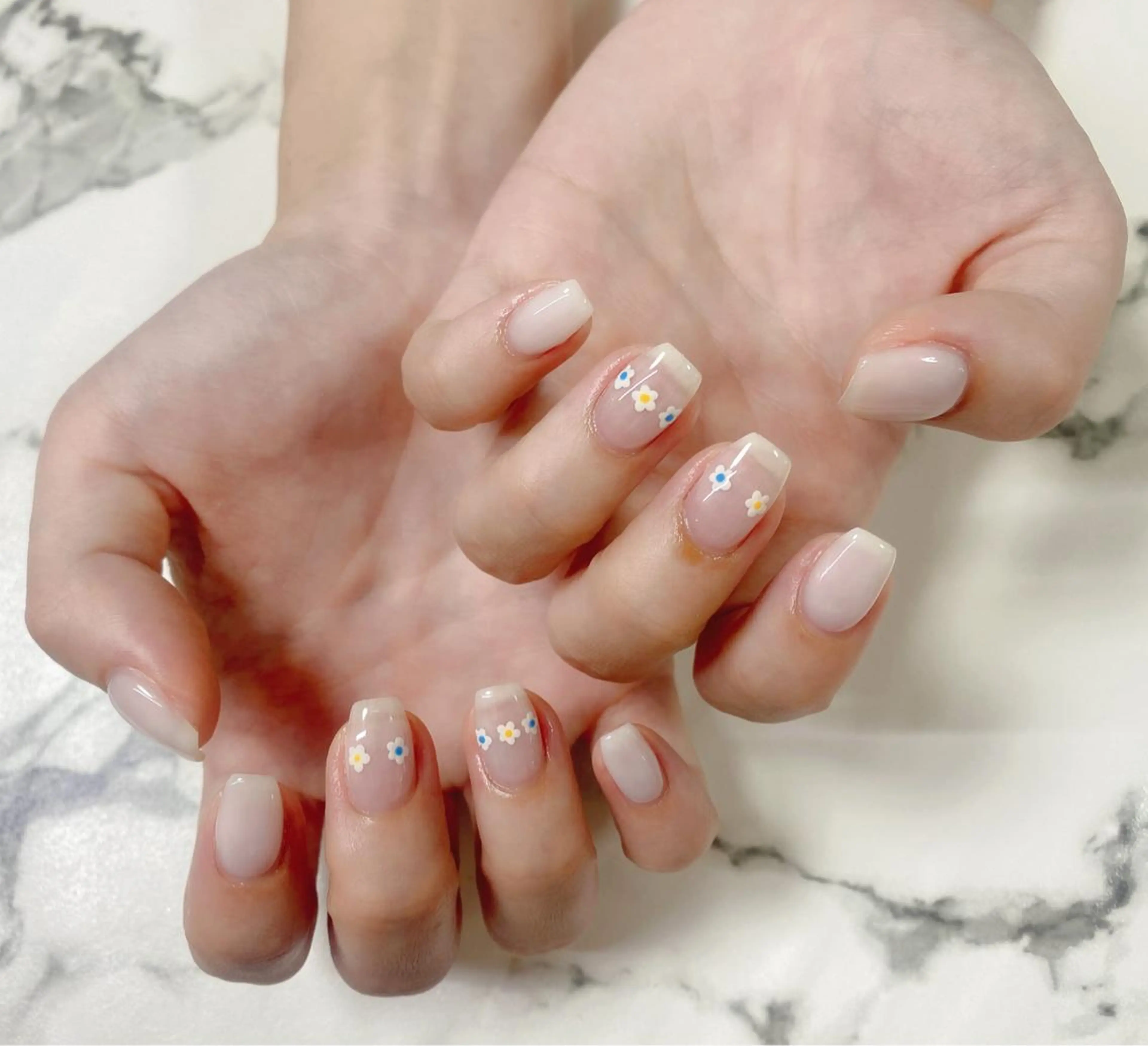 ロング カラー ネイル Q Free nailsのネイルデザイン