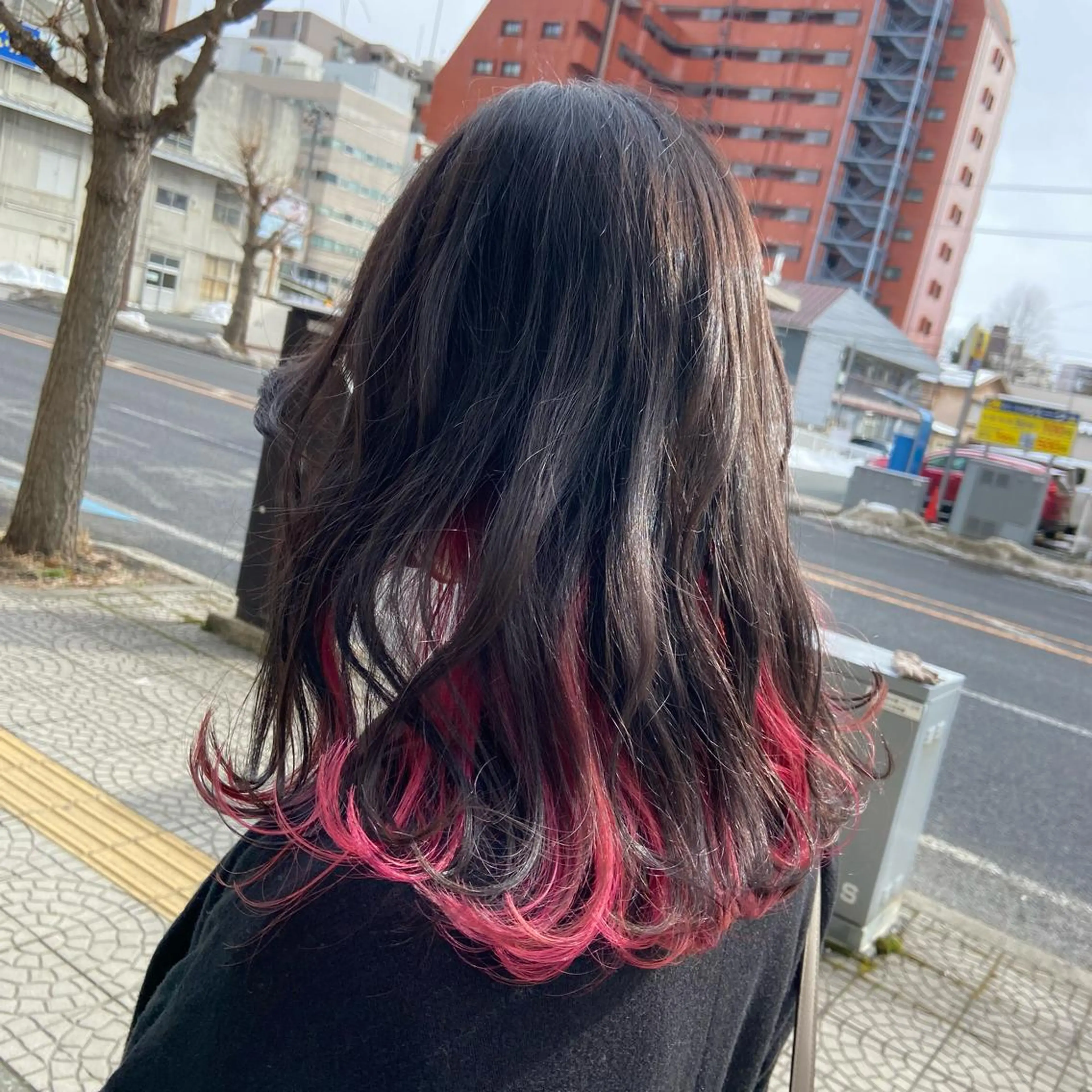 セミロング カラー カット ヘアカラー インナーカラー指名 No.1菊池柊真のヘアスタイル