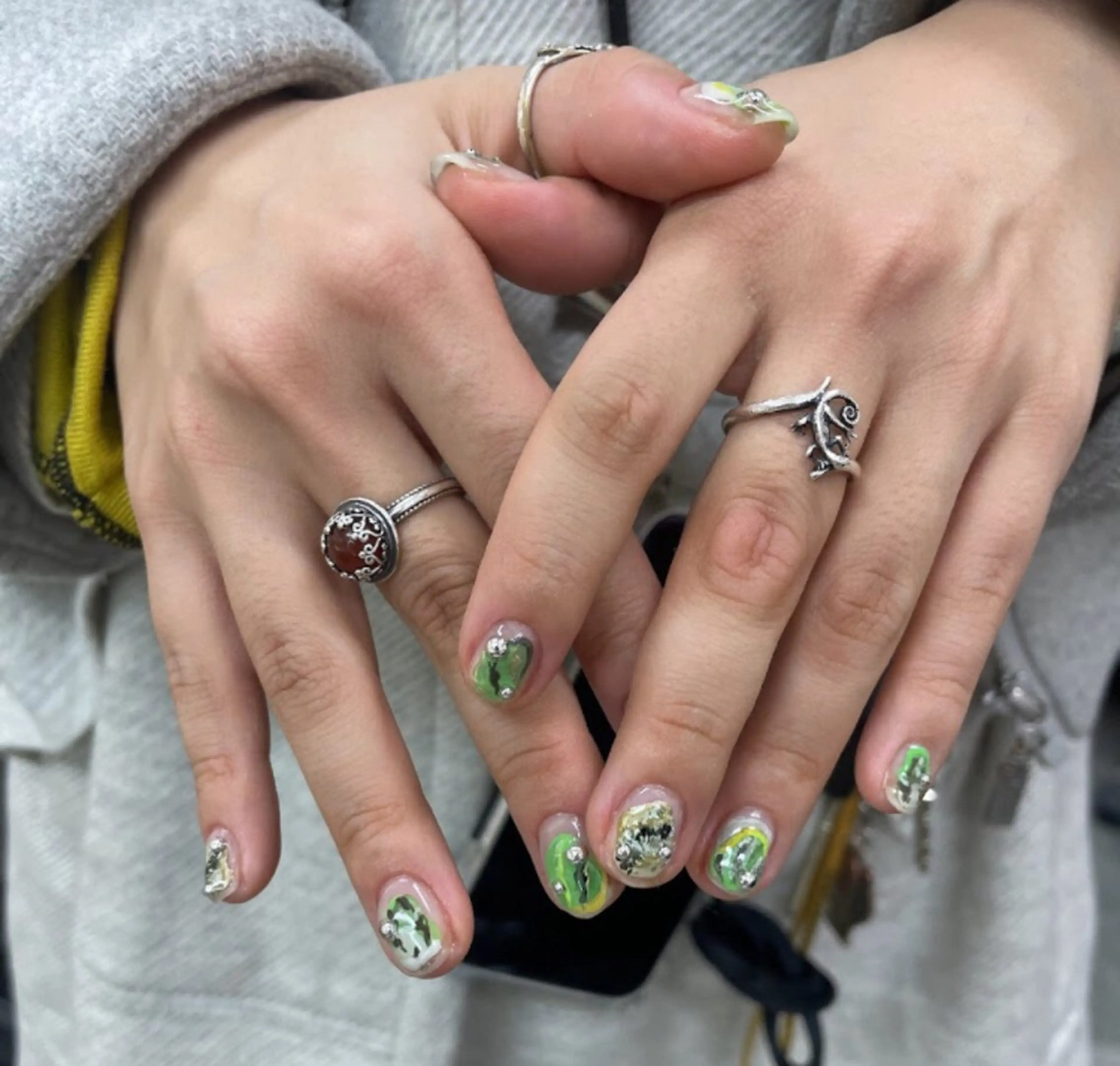 ネイル アートネイル ジェルネイル キラキラネイル ニュアンスネイル スカルプネイル nailstudio eviz新宿店のネイルデザイン