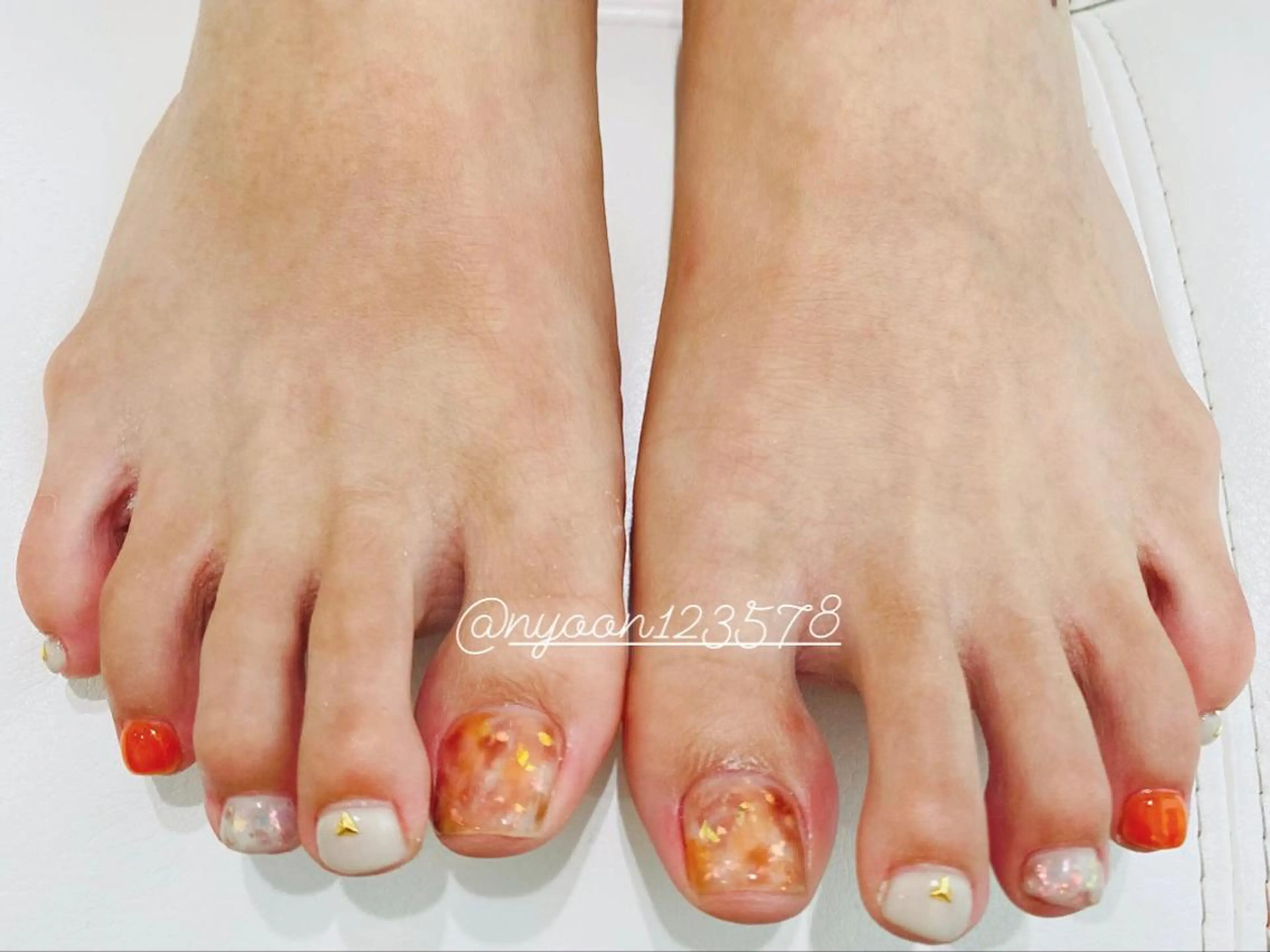 ショート キッズ ネイル マツエク・マツパ アイブロウ 眉カラー パリジェンヌラッシュリフト 一重×まつ毛パーマ ワンホンマツエク エクステ フットネイル 13日3980円‼️ マグもデザインも◎のネイルデザイン