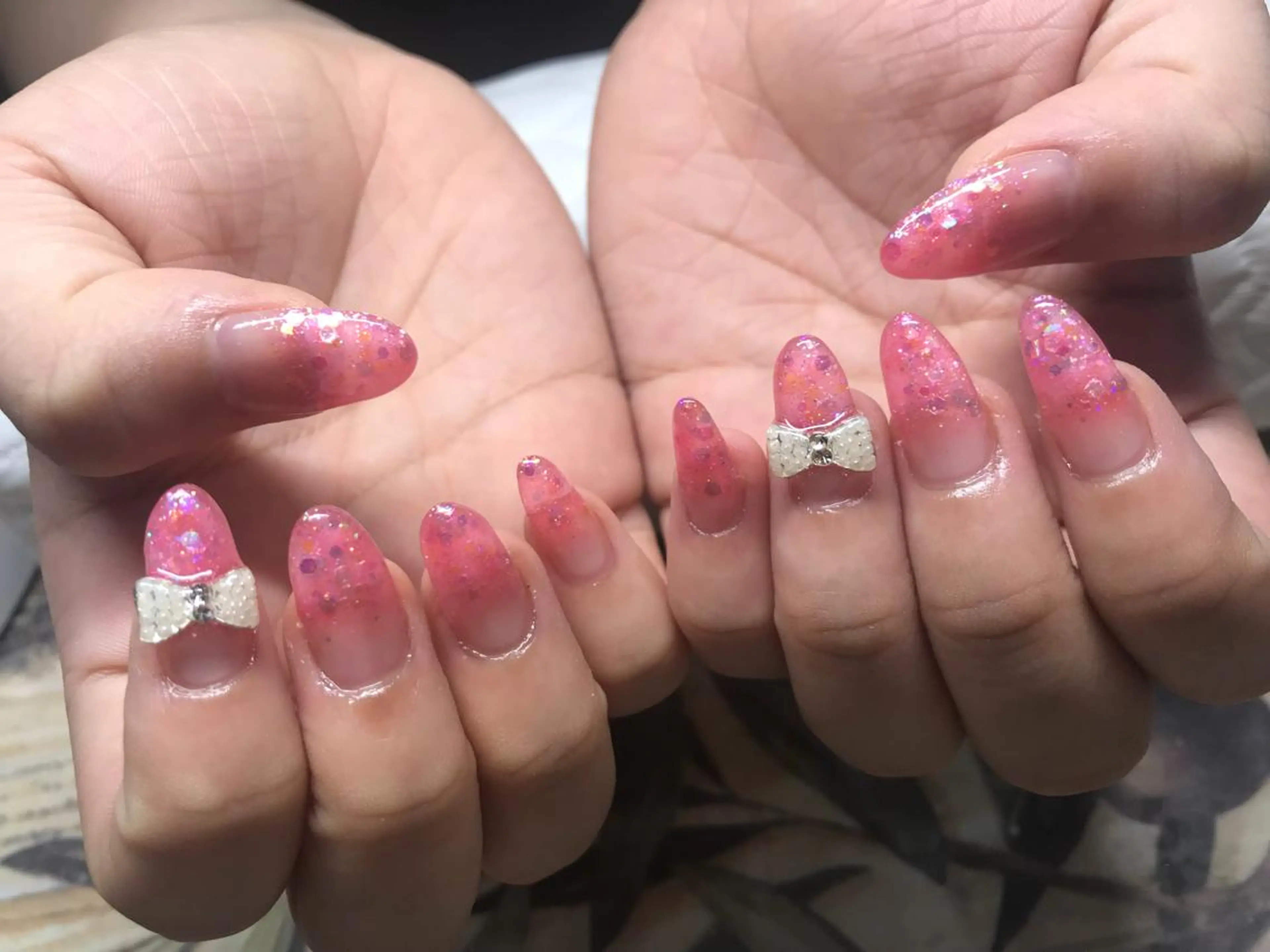 ネイル グラデーション ラメ(グリッター) ラメグラデーション ガールネイルサロン所属・ガール ネイルサロンのネイルデザイン