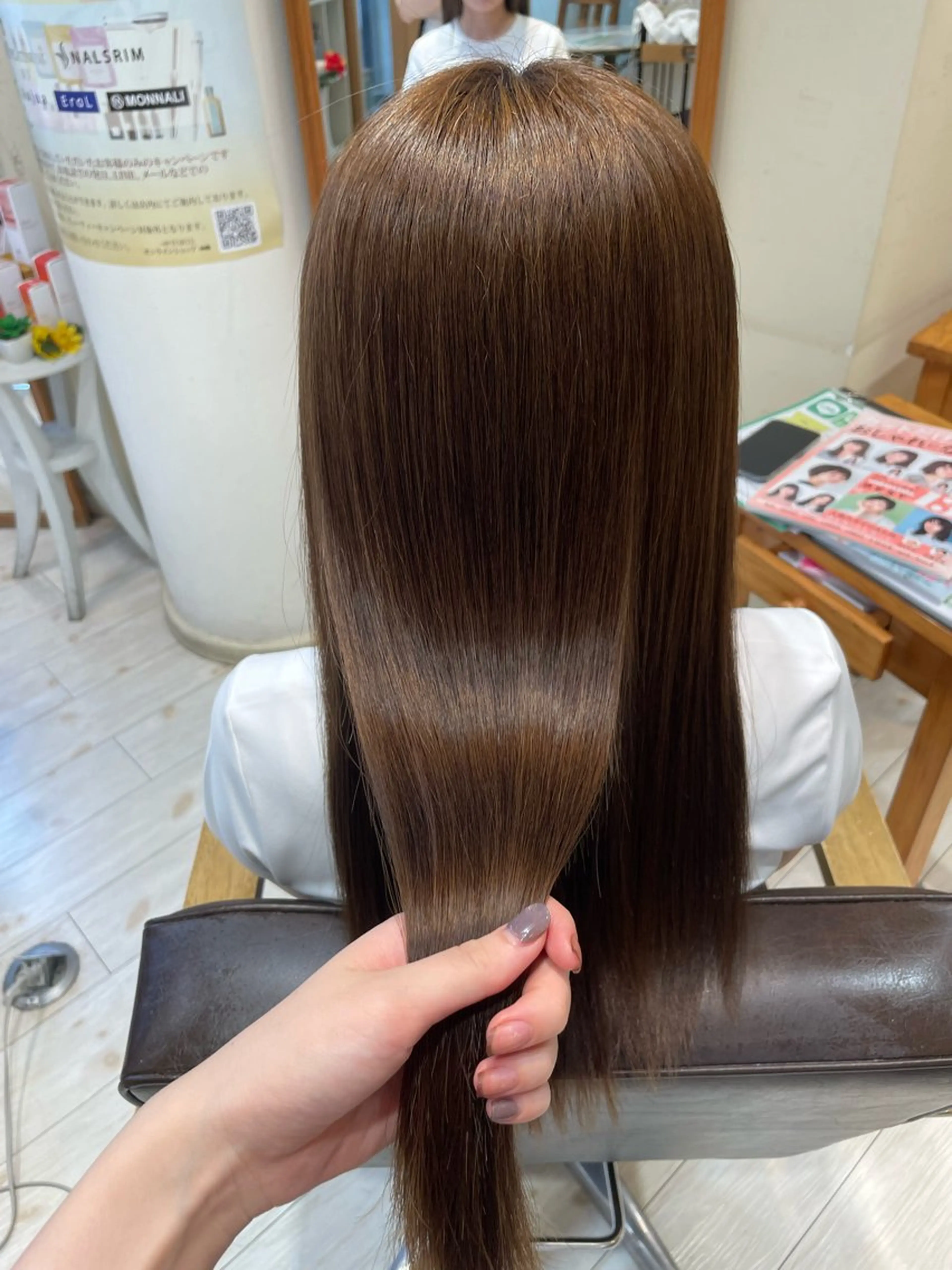 ロング 艶ブラウン/赤み消し /盛れる顔周りのヘアスタイル