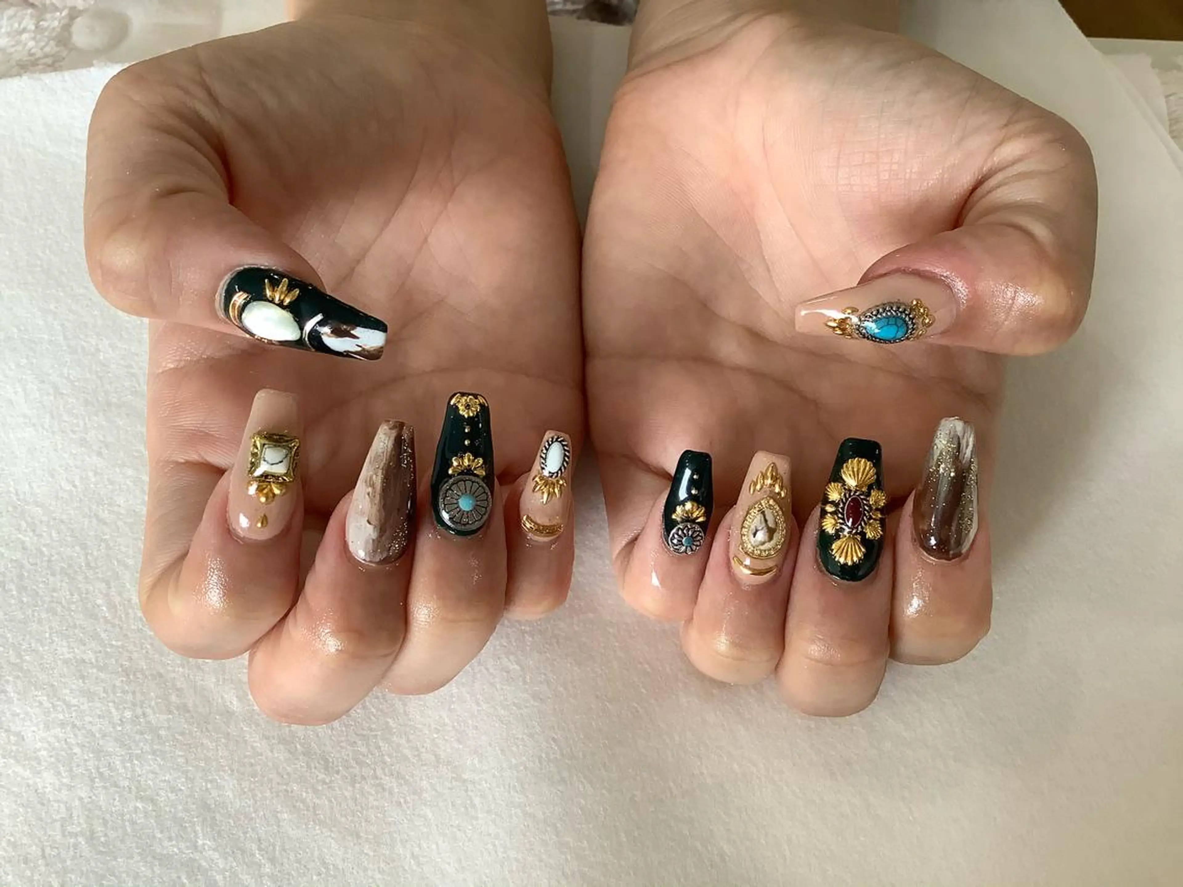 ネイル ハンドネイル 💎🐰 saki. m 🐰💎のネイルデザイン